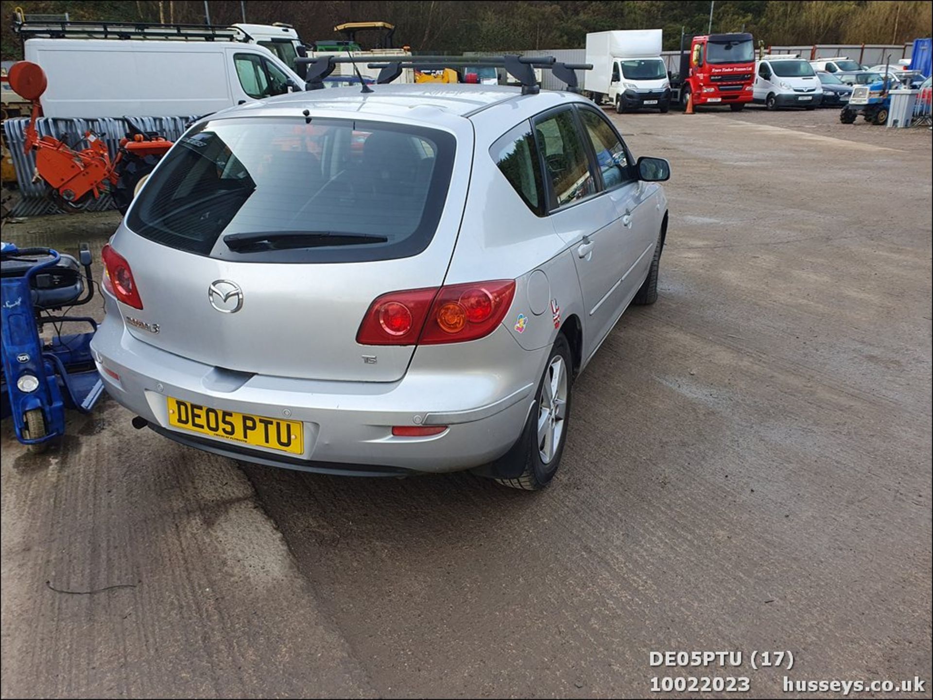 05/05 MAZDA 3 TS - 1598cc 5dr Hatchback (Silver, 101k) - Image 17 of 39