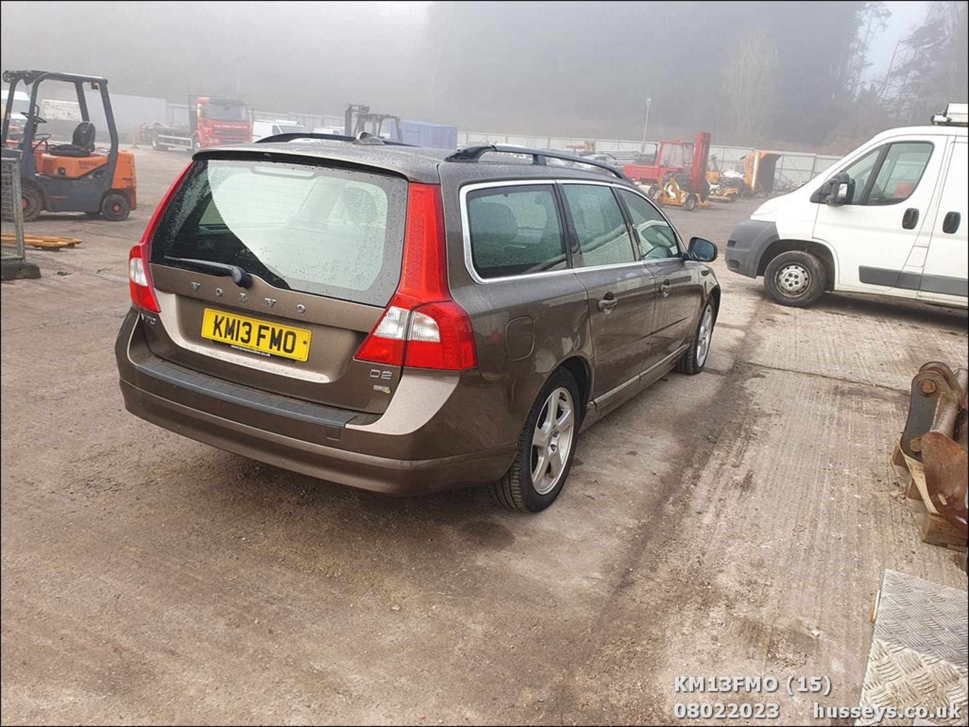 13/13 VOLVO V70 SE D2 AUTO - 1560cc 5dr Estate (Bronze, 177k) - Image 15 of 50