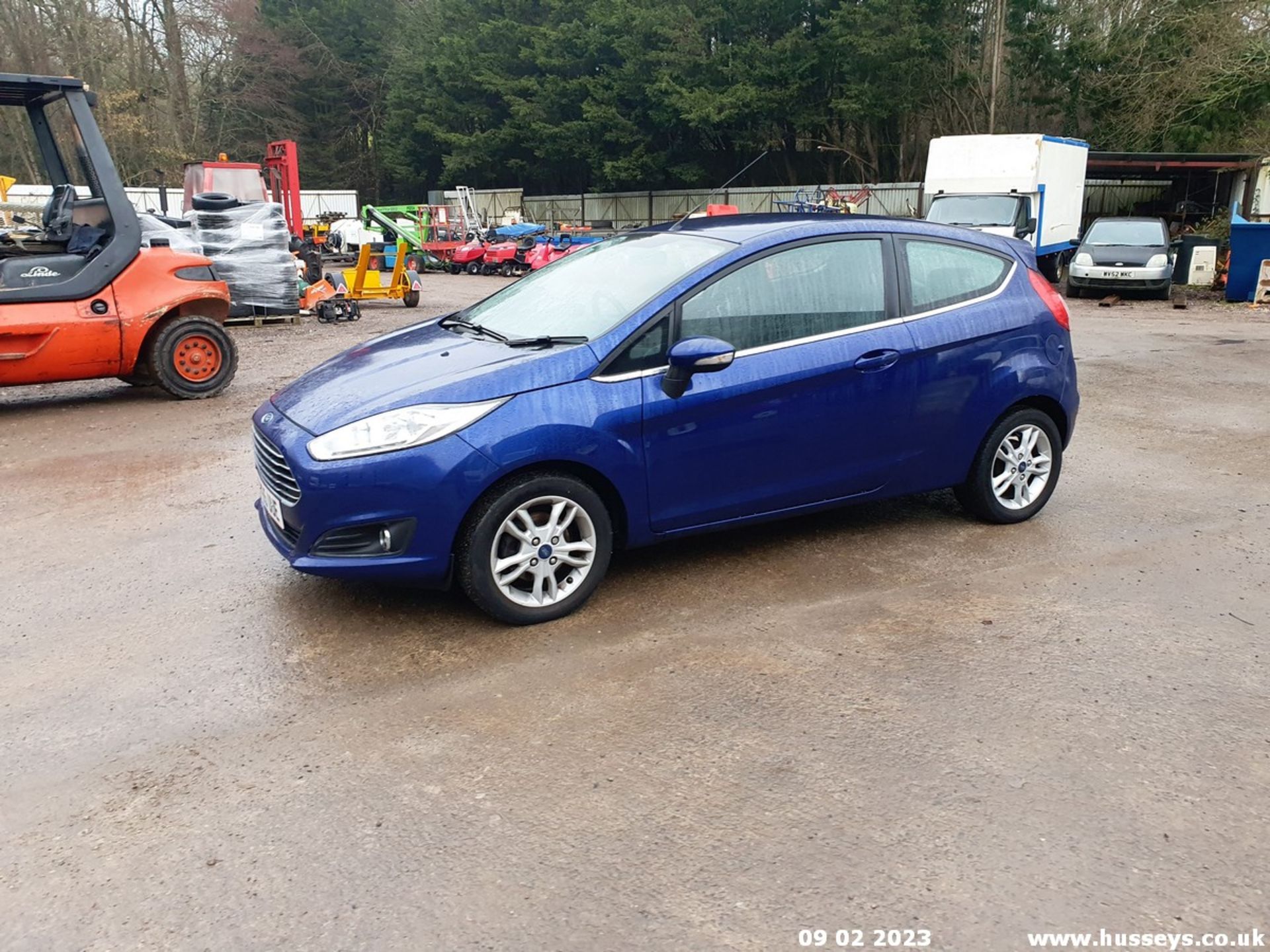 15/65 FORD FIESTA ZETEC TDCI - 1499cc 3dr Hatchback (Blue, 128k) - Image 10 of 48