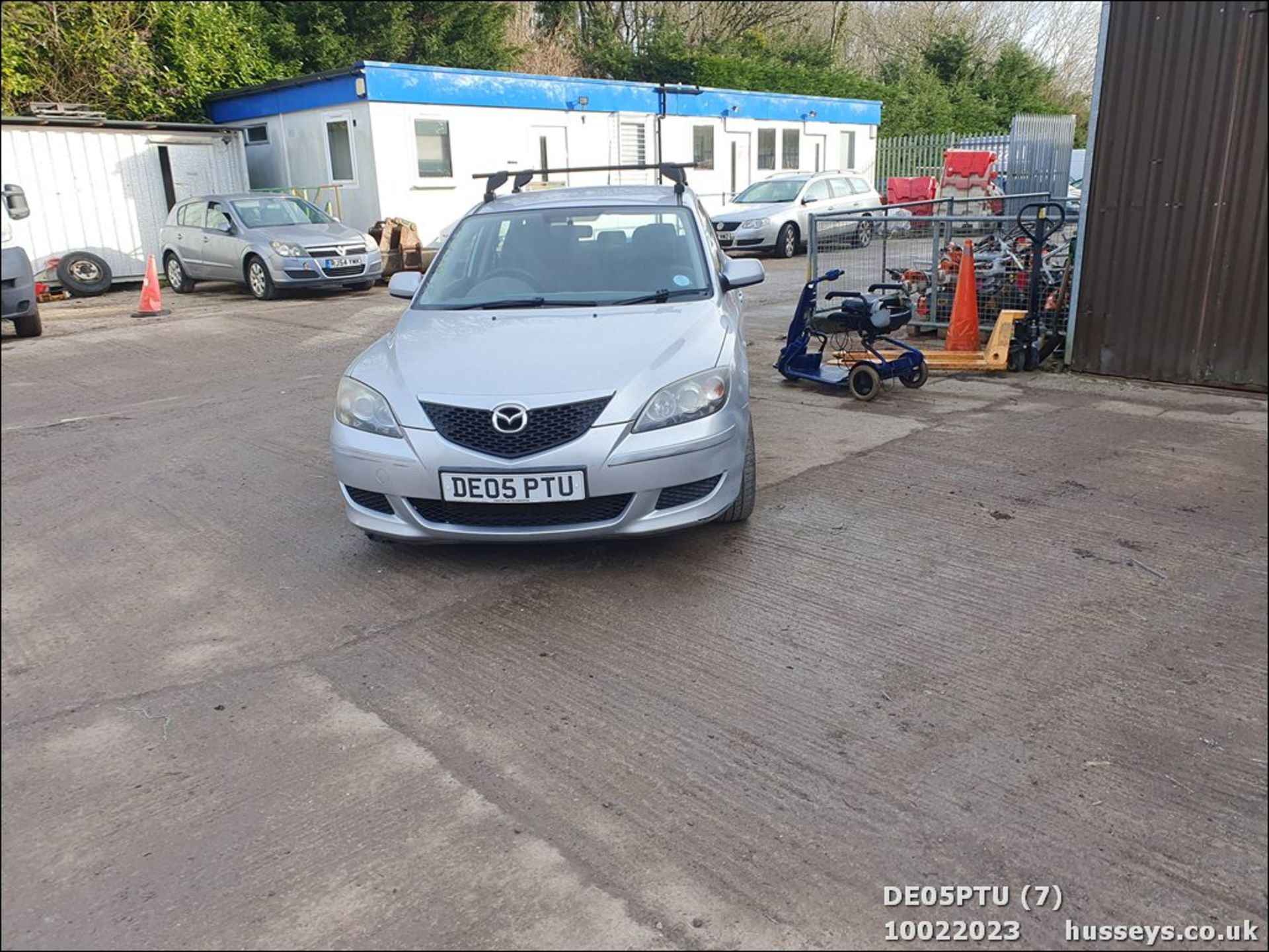 05/05 MAZDA 3 TS - 1598cc 5dr Hatchback (Silver, 101k) - Image 7 of 39