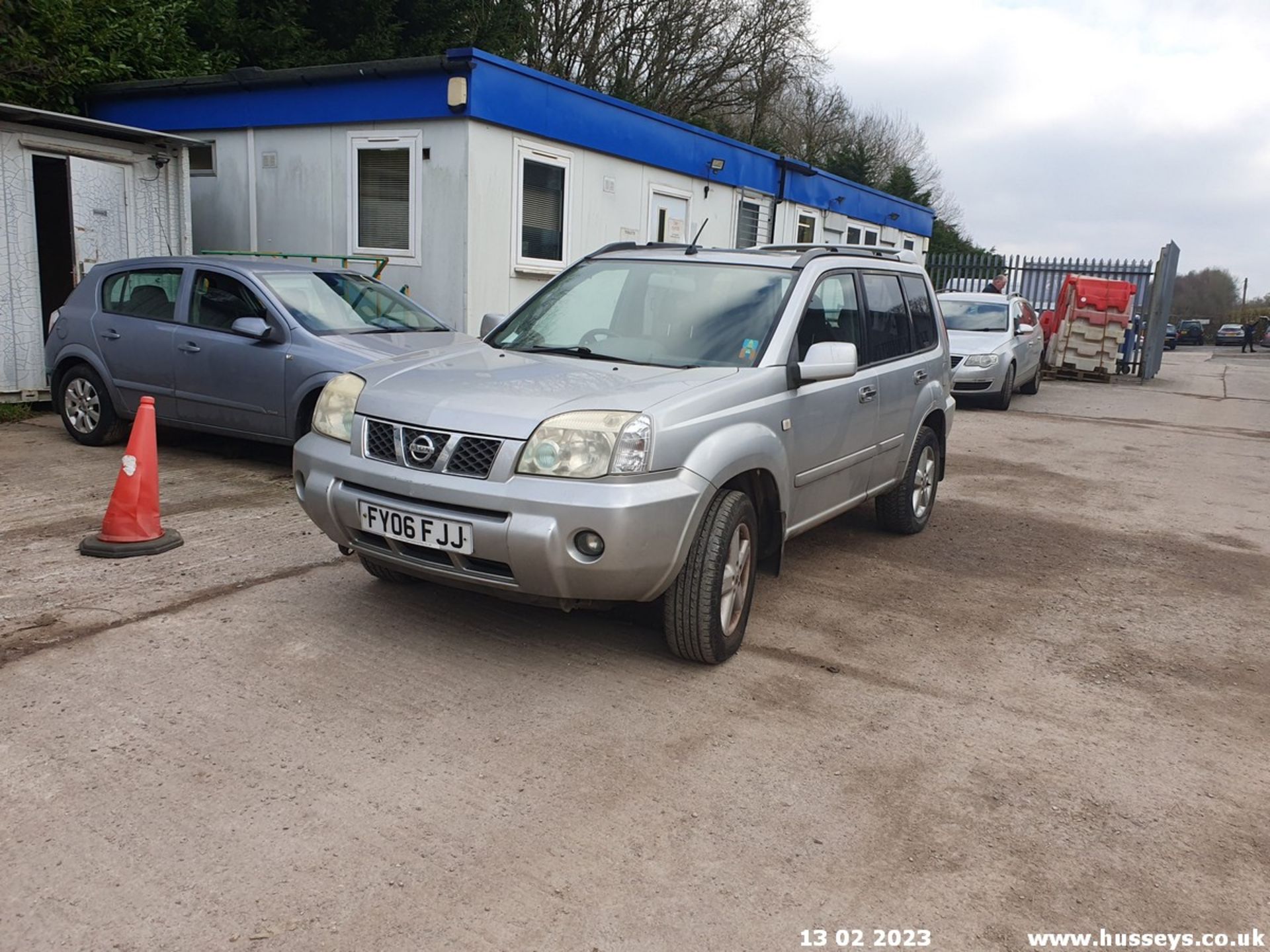 06/06 NISSAN X-TRAIL COLUMBIA DCI - 2184cc 5dr Estate (Silver, 135k) - Image 10 of 28