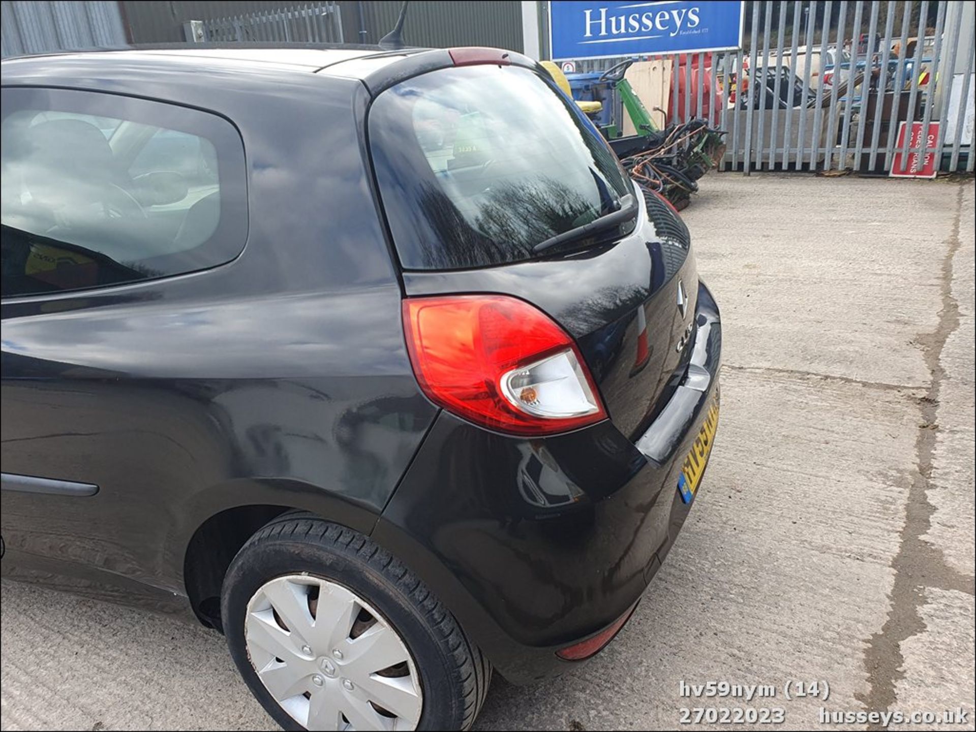 09/59 RENAULT CLIO EXTREME - 1149cc 3dr Hatchback (Black, 93k) - Image 14 of 45