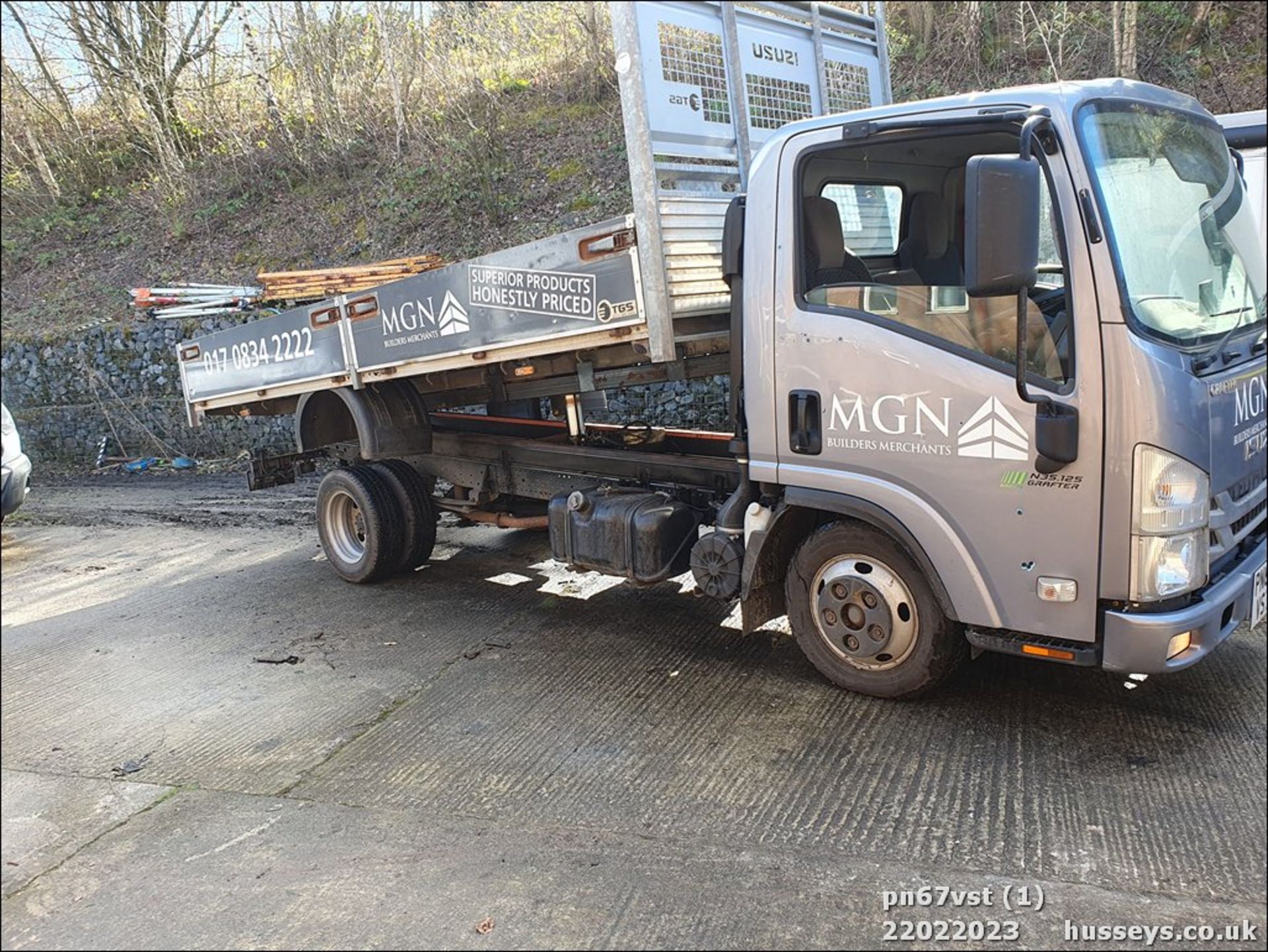 17/67 ISUZU TRUCKS GRAFTER N35.125 - 1898cc 2dr Tipper (Grey, 88k) - Image 2 of 31