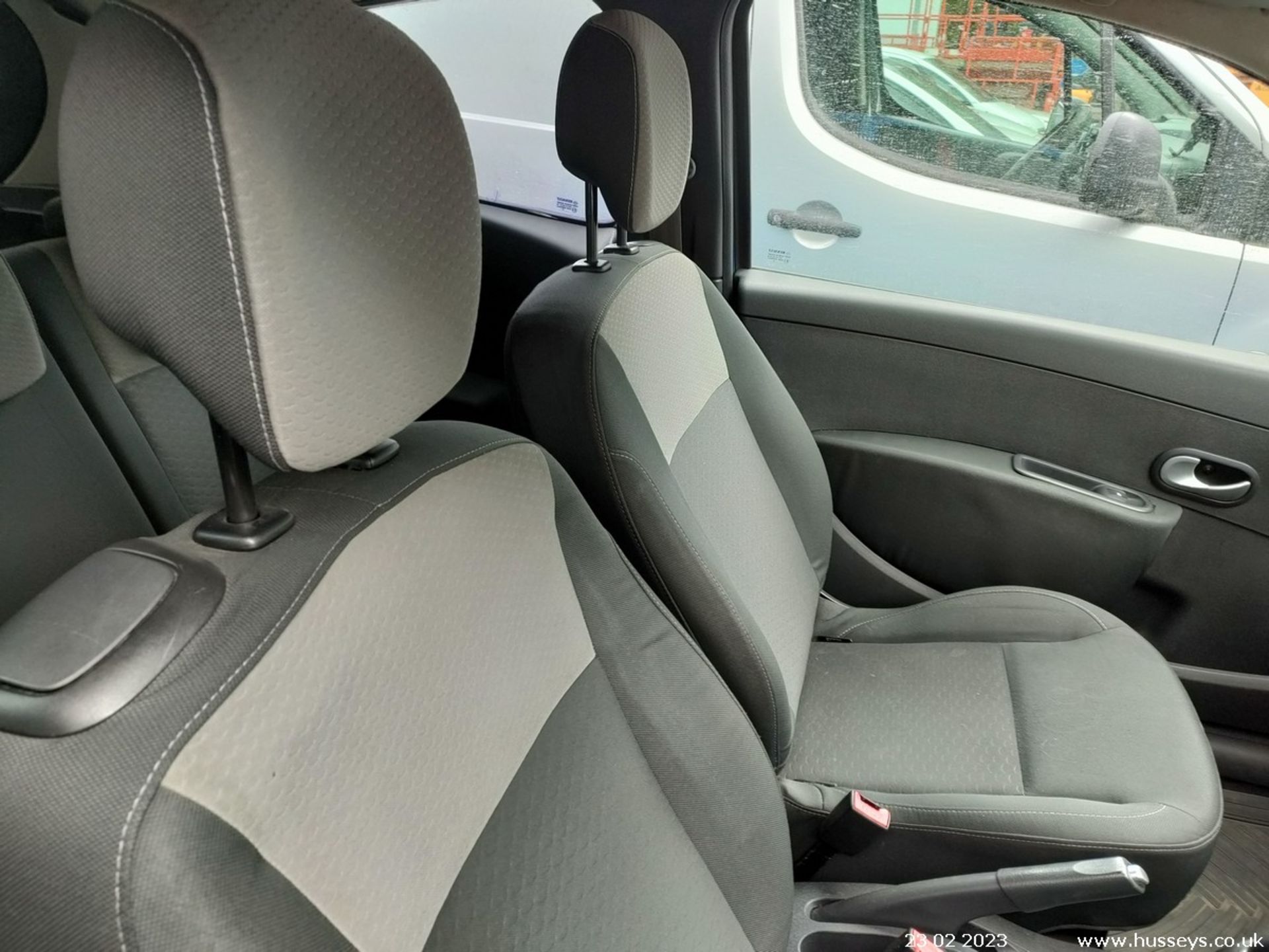 09/59 RENAULT CLIO I-MUSIC 16V - 1149cc 3dr Hatchback (Blue, 115k) - Image 19 of 20