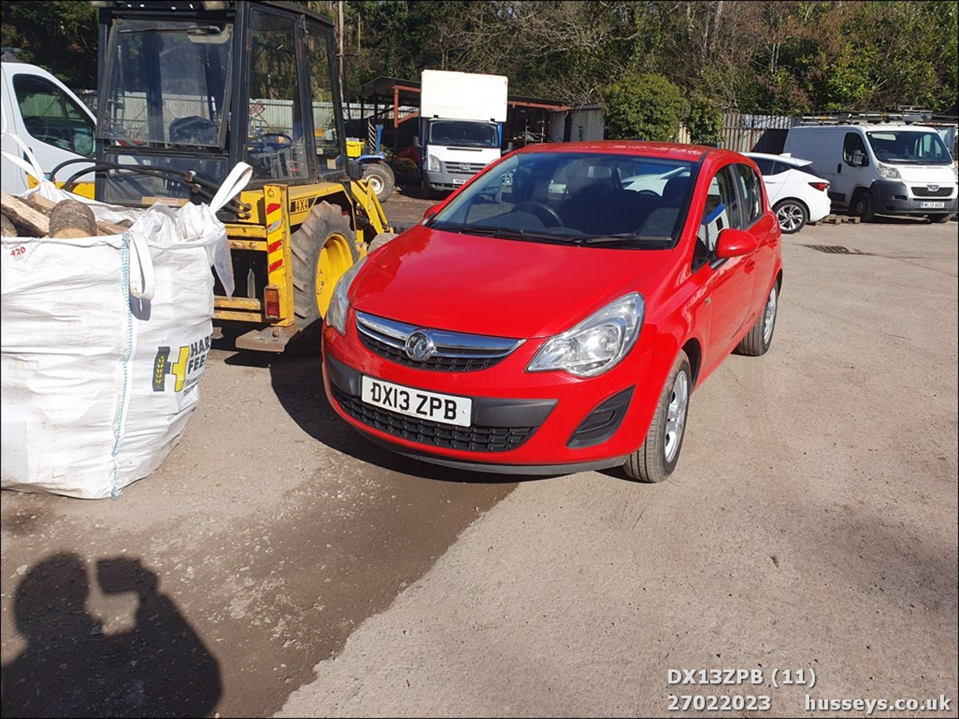 13/13 VAUXHALL CORSA EXCLUSIV AC - 1229cc 5dr Hatchback (Red, 82k) - Image 11 of 52