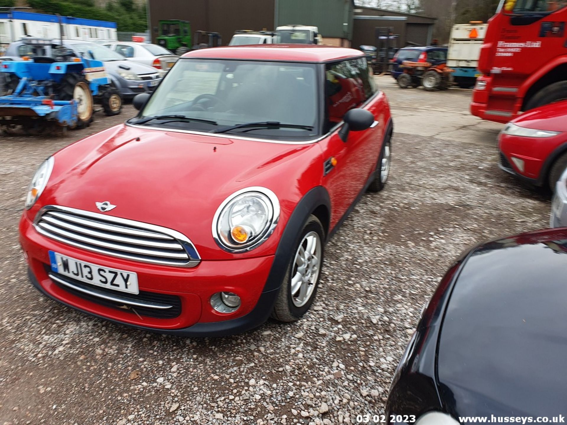 13/13 MINI ONE D - 1598cc 3dr Hatchback (Red) - Image 11 of 45