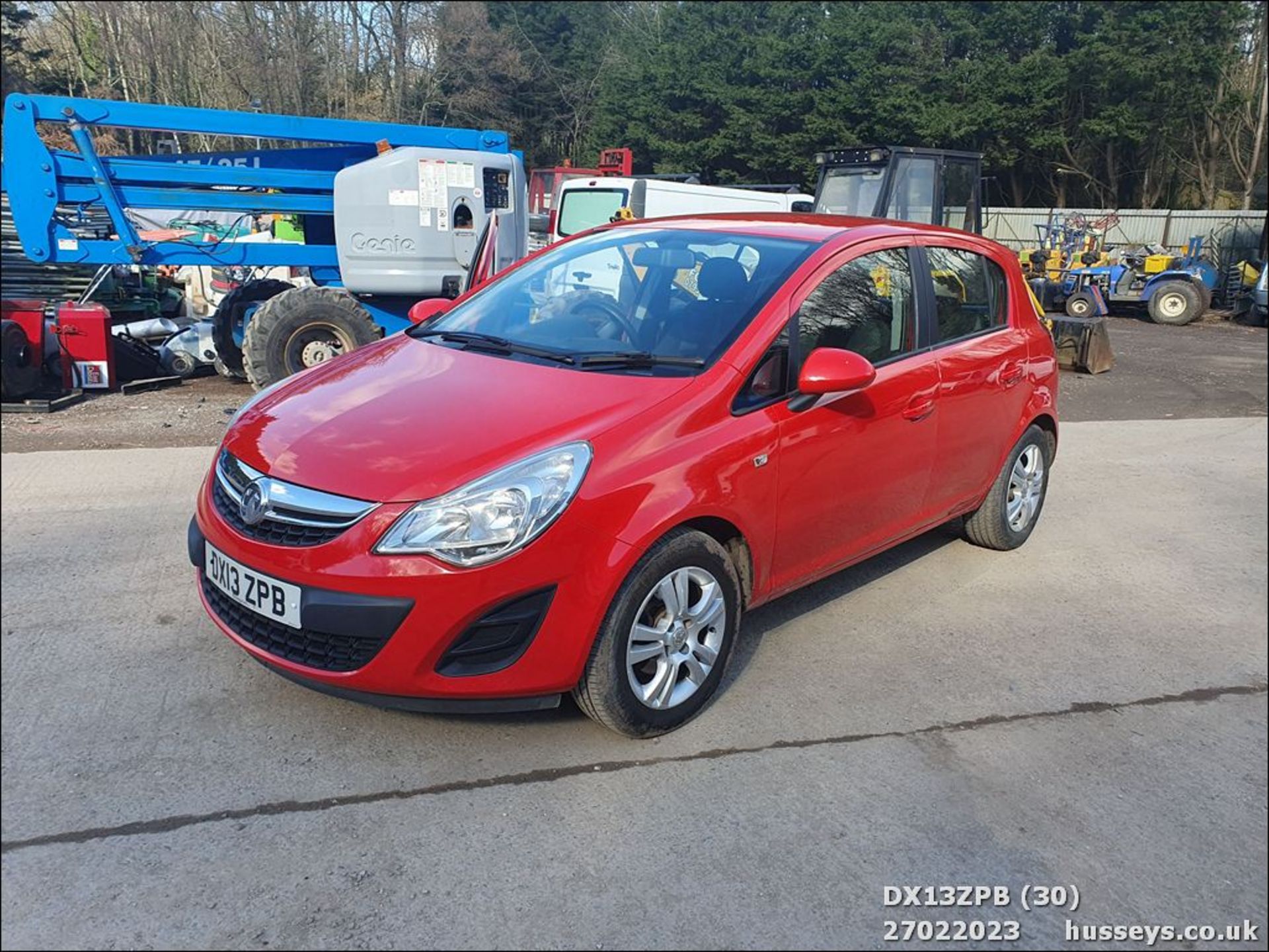 13/13 VAUXHALL CORSA EXCLUSIV AC - 1229cc 5dr Hatchback (Red, 82k) - Image 30 of 52