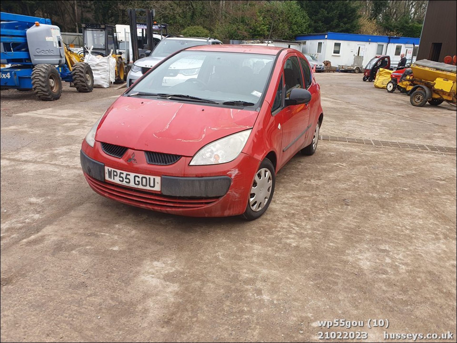 06/55 MITSUBISHI COLT RED - 1124cc 3dr Hatchback (Red) - Image 9 of 48