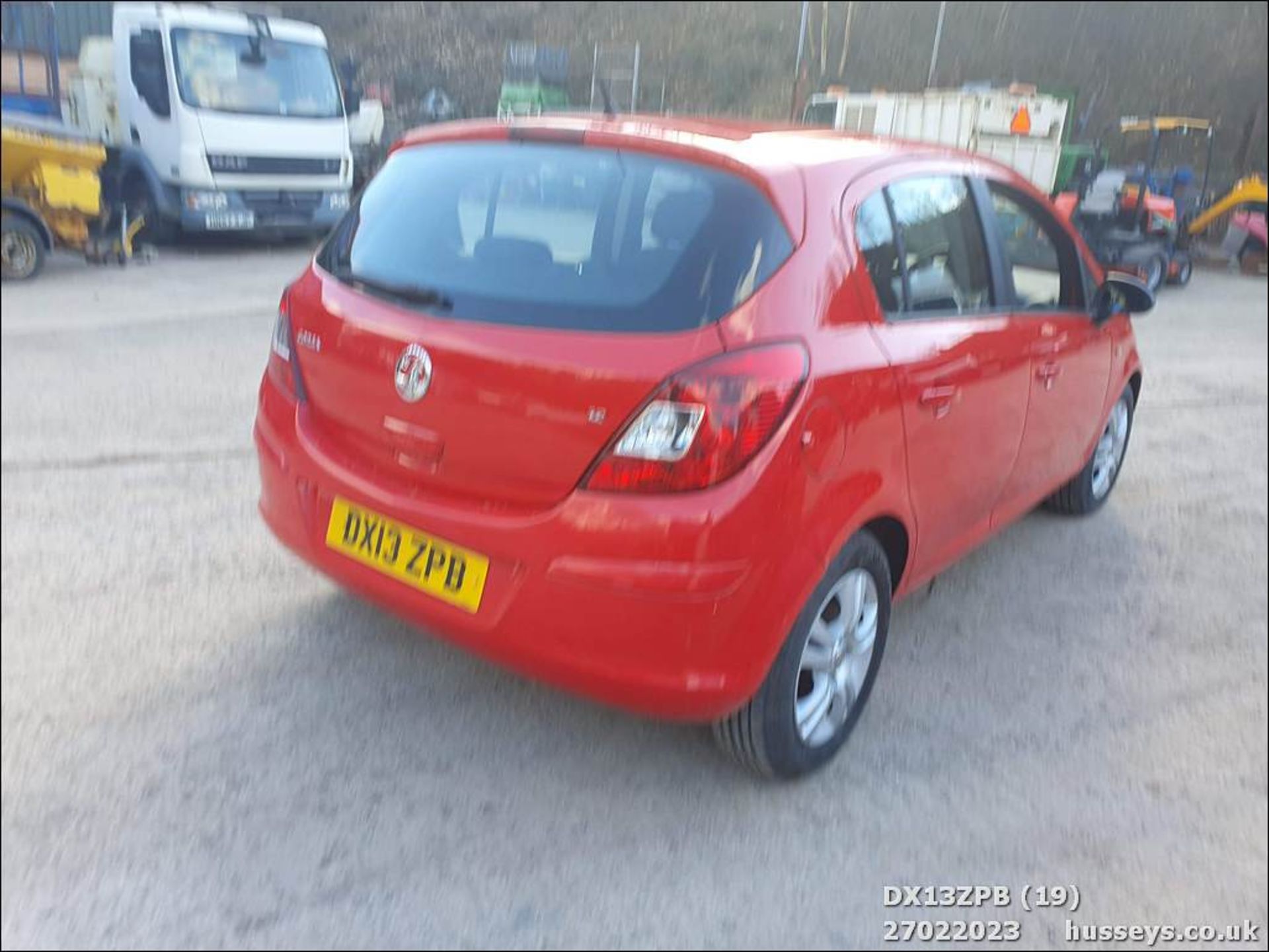 13/13 VAUXHALL CORSA EXCLUSIV AC - 1229cc 5dr Hatchback (Red, 82k) - Image 19 of 52