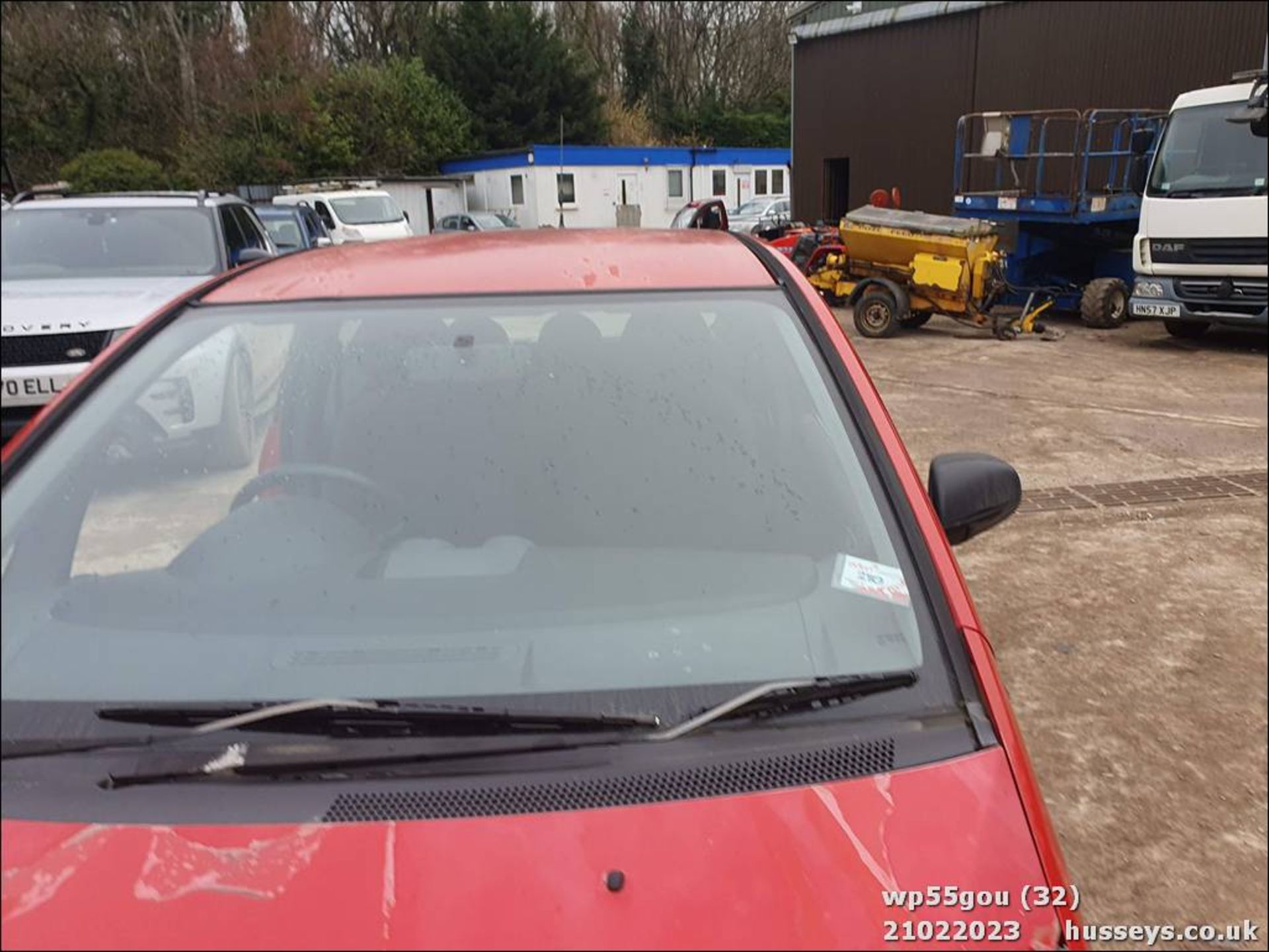 06/55 MITSUBISHI COLT RED - 1124cc 3dr Hatchback (Red) - Image 32 of 48