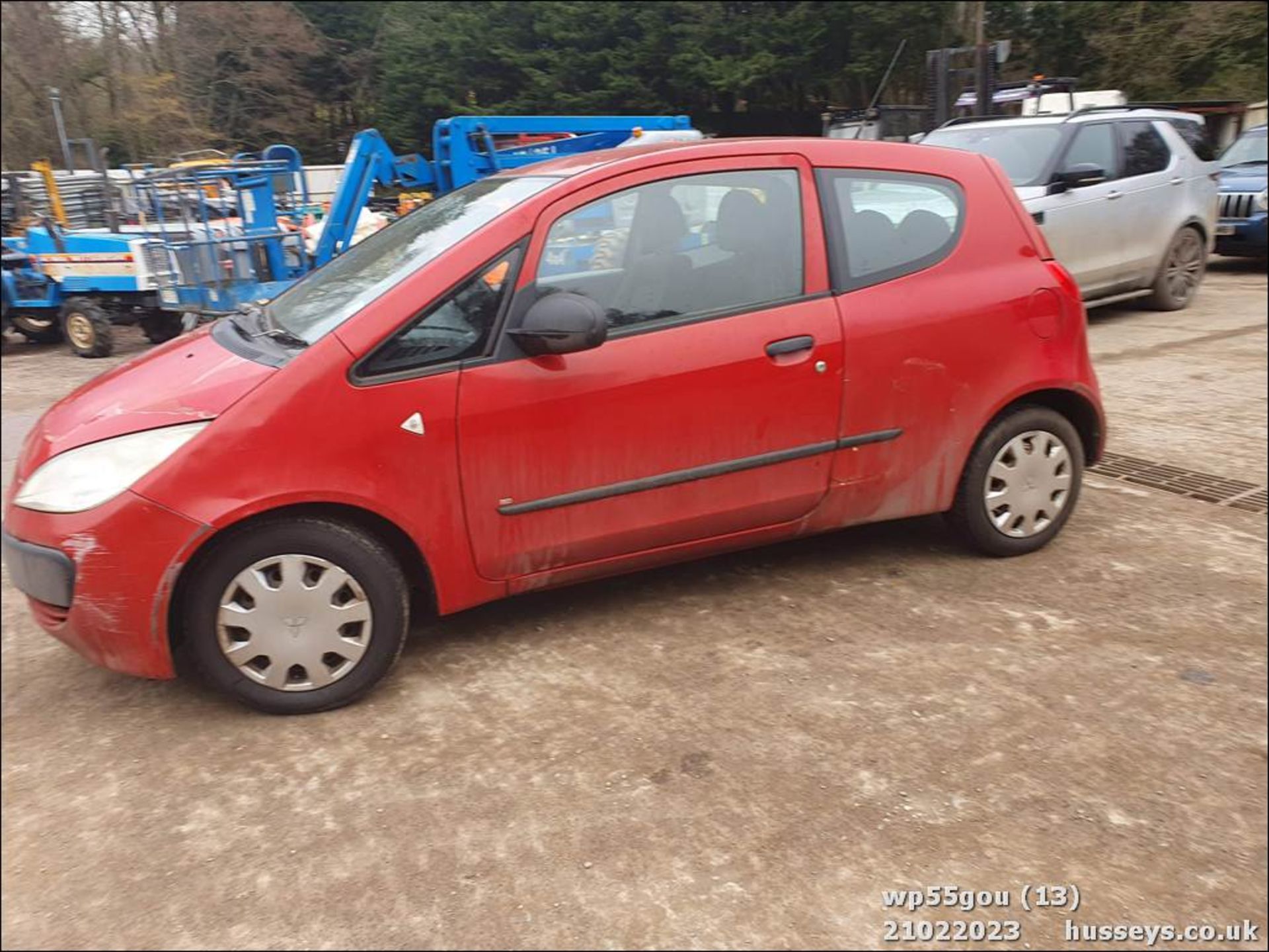 06/55 MITSUBISHI COLT RED - 1124cc 3dr Hatchback (Red) - Image 12 of 48