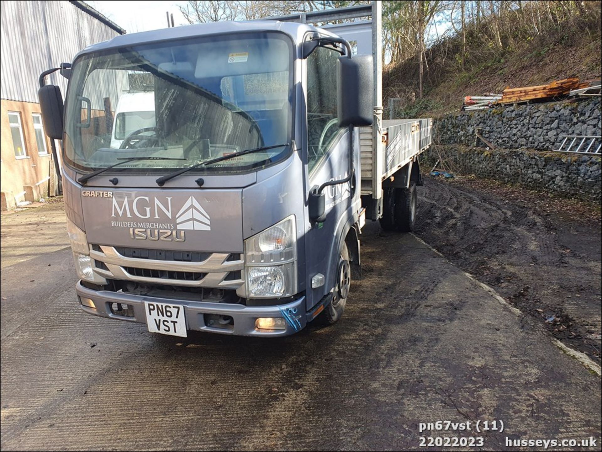 17/67 ISUZU TRUCKS GRAFTER N35.125 - 1898cc 2dr Tipper (Grey, 88k) - Image 11 of 31