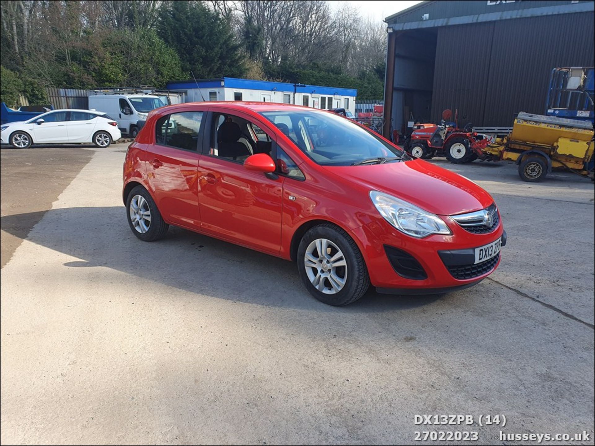 13/13 VAUXHALL CORSA EXCLUSIV AC - 1229cc 5dr Hatchback (Red, 82k) - Image 14 of 52