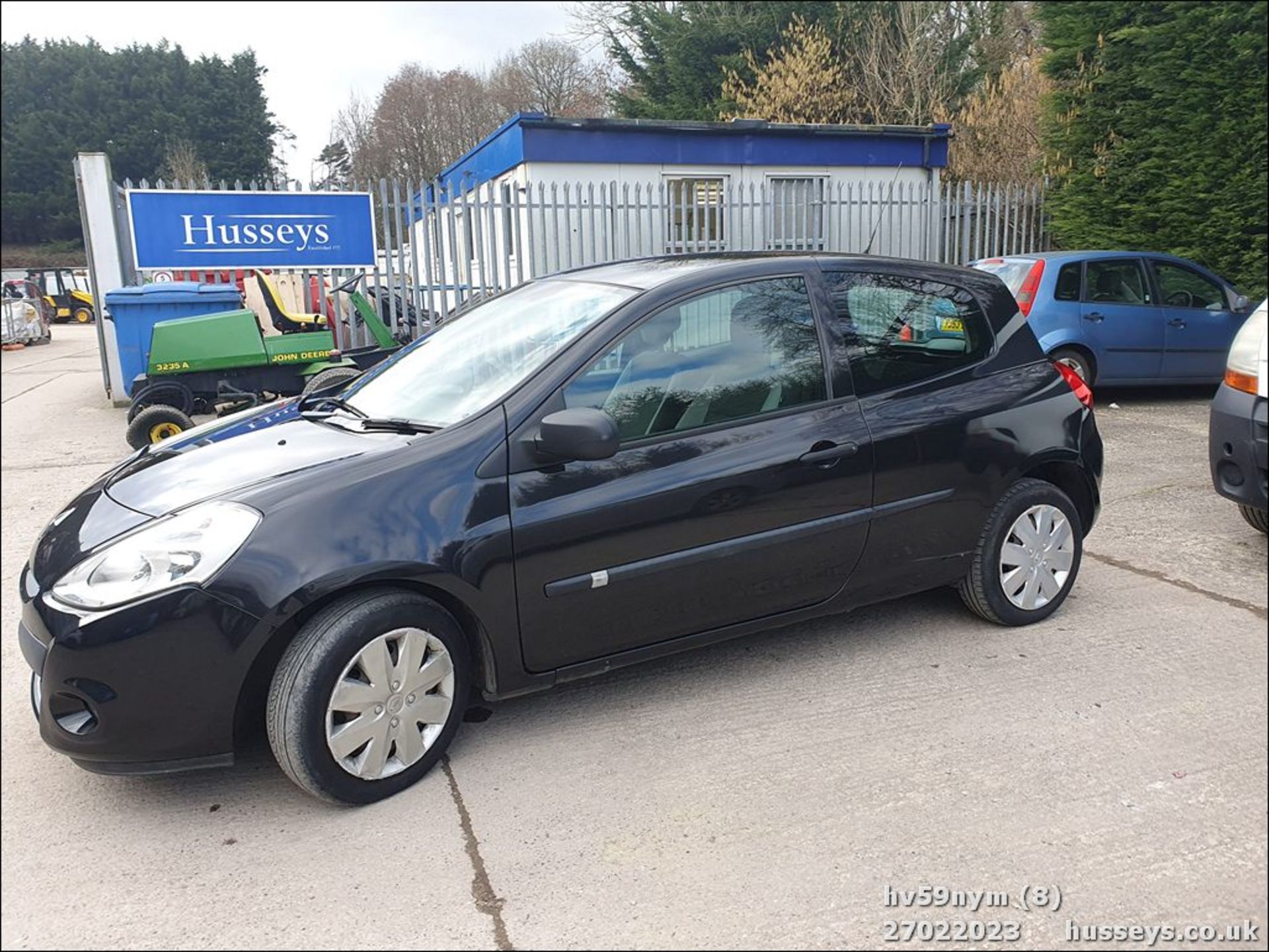 09/59 RENAULT CLIO EXTREME - 1149cc 3dr Hatchback (Black, 93k) - Image 8 of 45