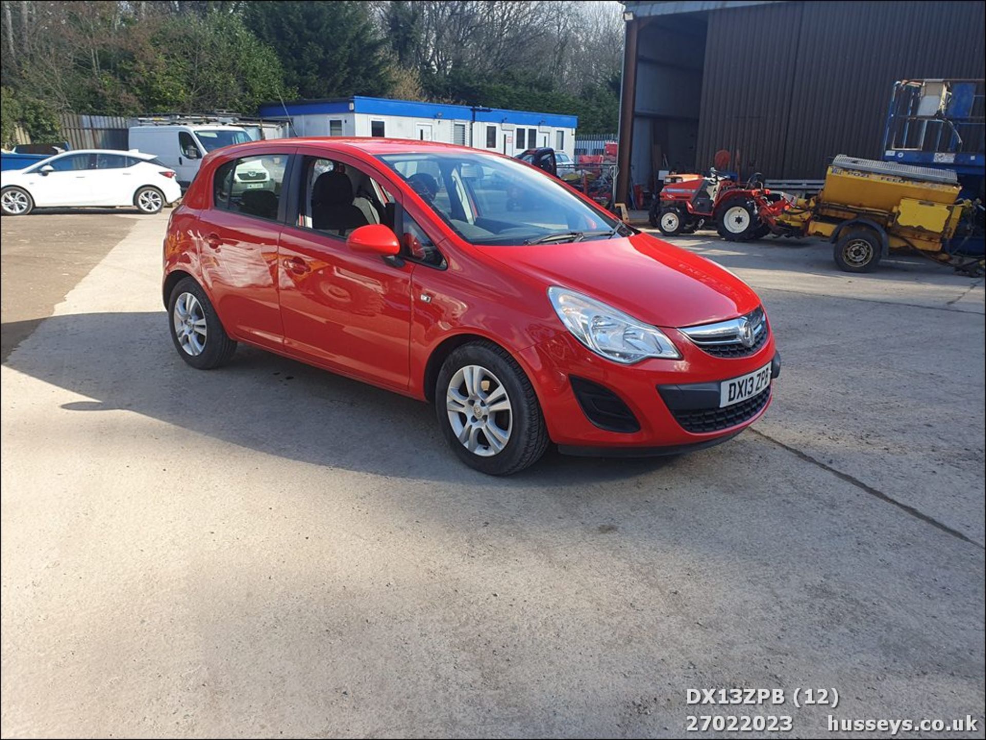 13/13 VAUXHALL CORSA EXCLUSIV AC - 1229cc 5dr Hatchback (Red, 82k) - Image 12 of 52
