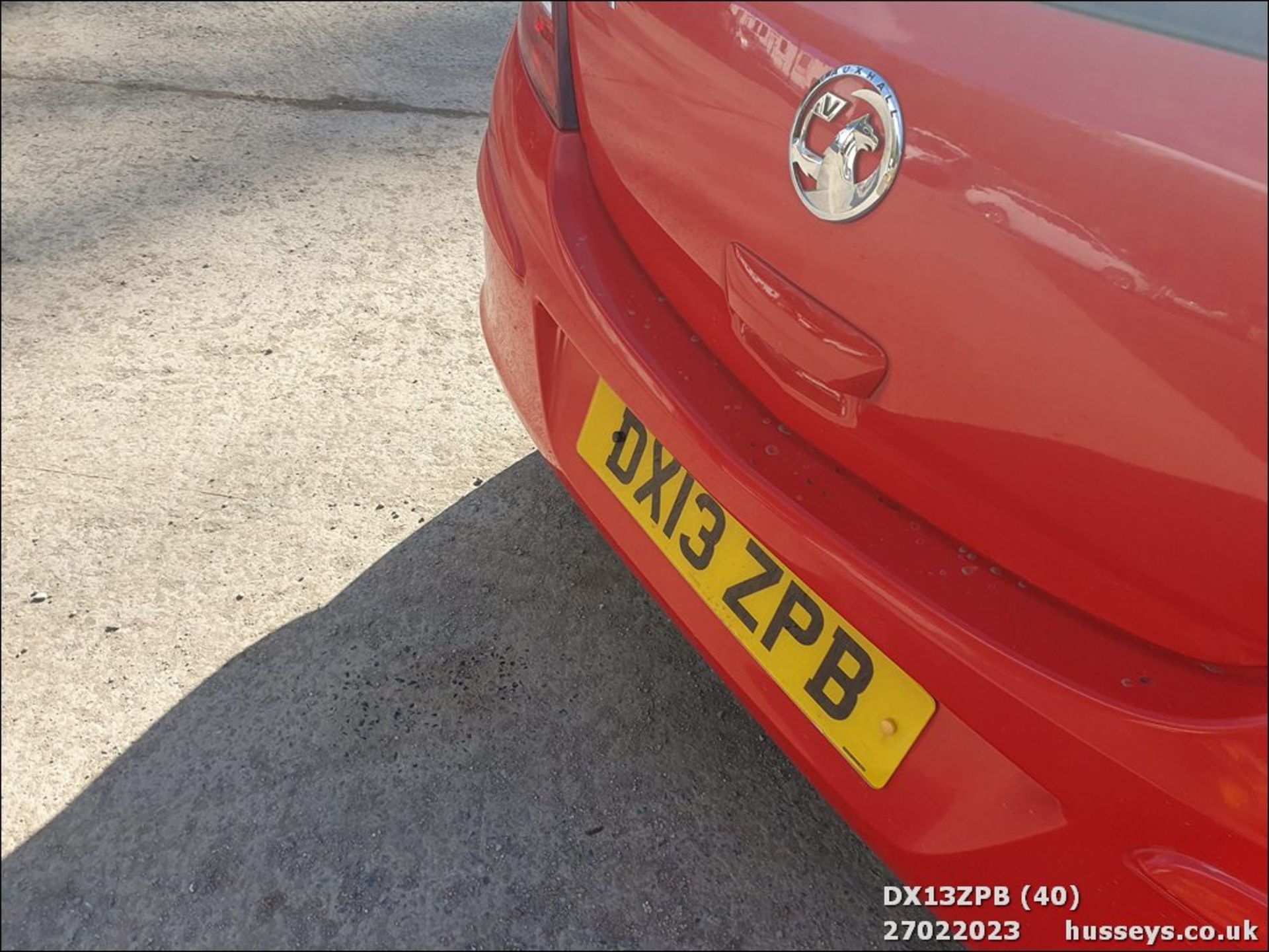13/13 VAUXHALL CORSA EXCLUSIV AC - 1229cc 5dr Hatchback (Red, 82k) - Image 40 of 52