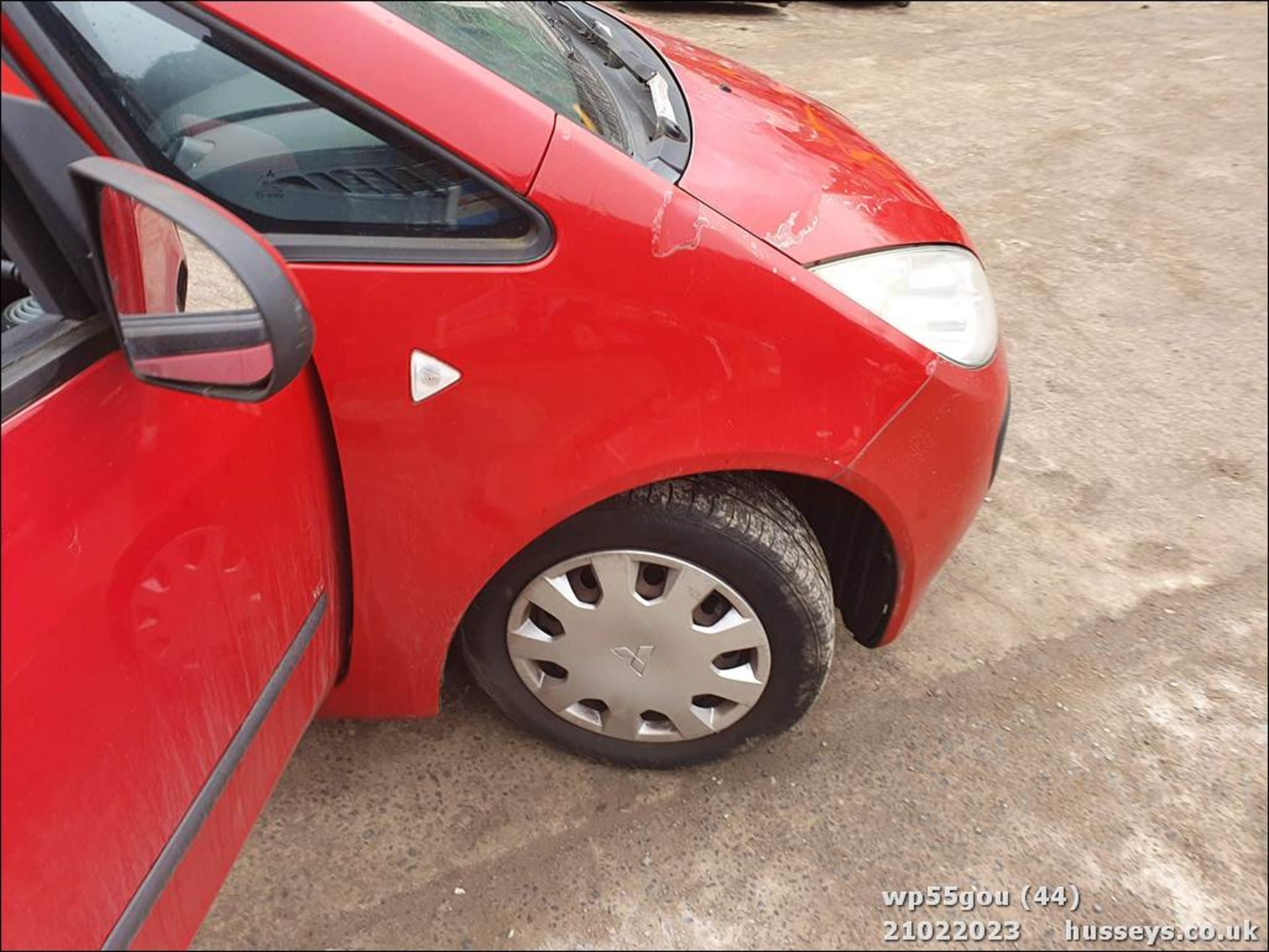 06/55 MITSUBISHI COLT RED - 1124cc 3dr Hatchback (Red) - Image 44 of 48