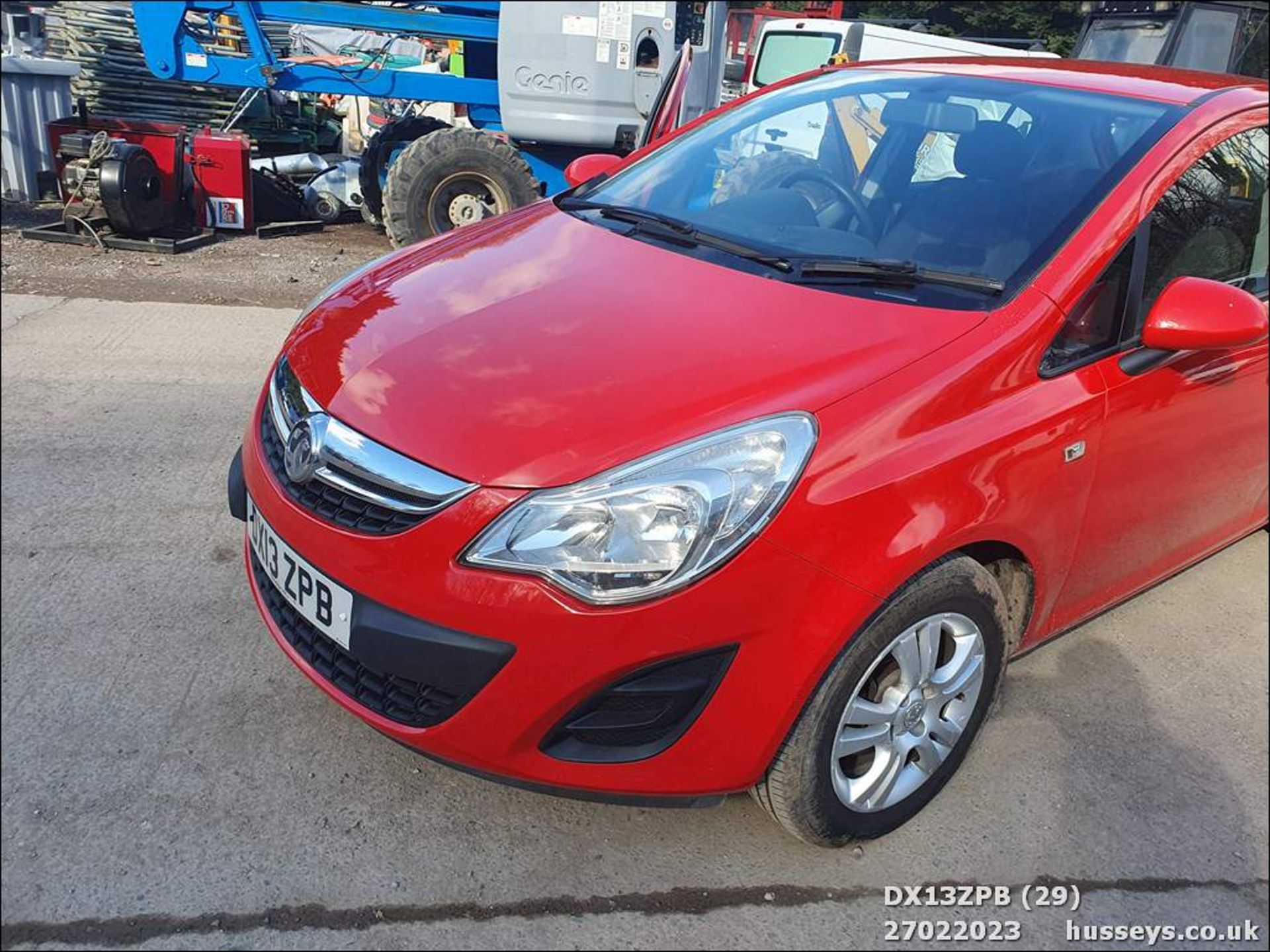 13/13 VAUXHALL CORSA EXCLUSIV AC - 1229cc 5dr Hatchback (Red, 82k) - Image 29 of 52