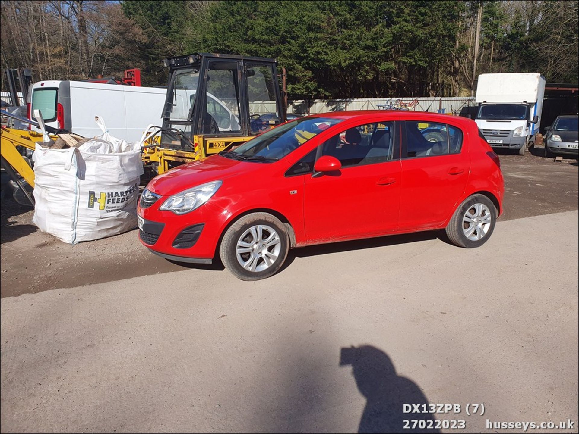 13/13 VAUXHALL CORSA EXCLUSIV AC - 1229cc 5dr Hatchback (Red, 82k) - Image 7 of 52