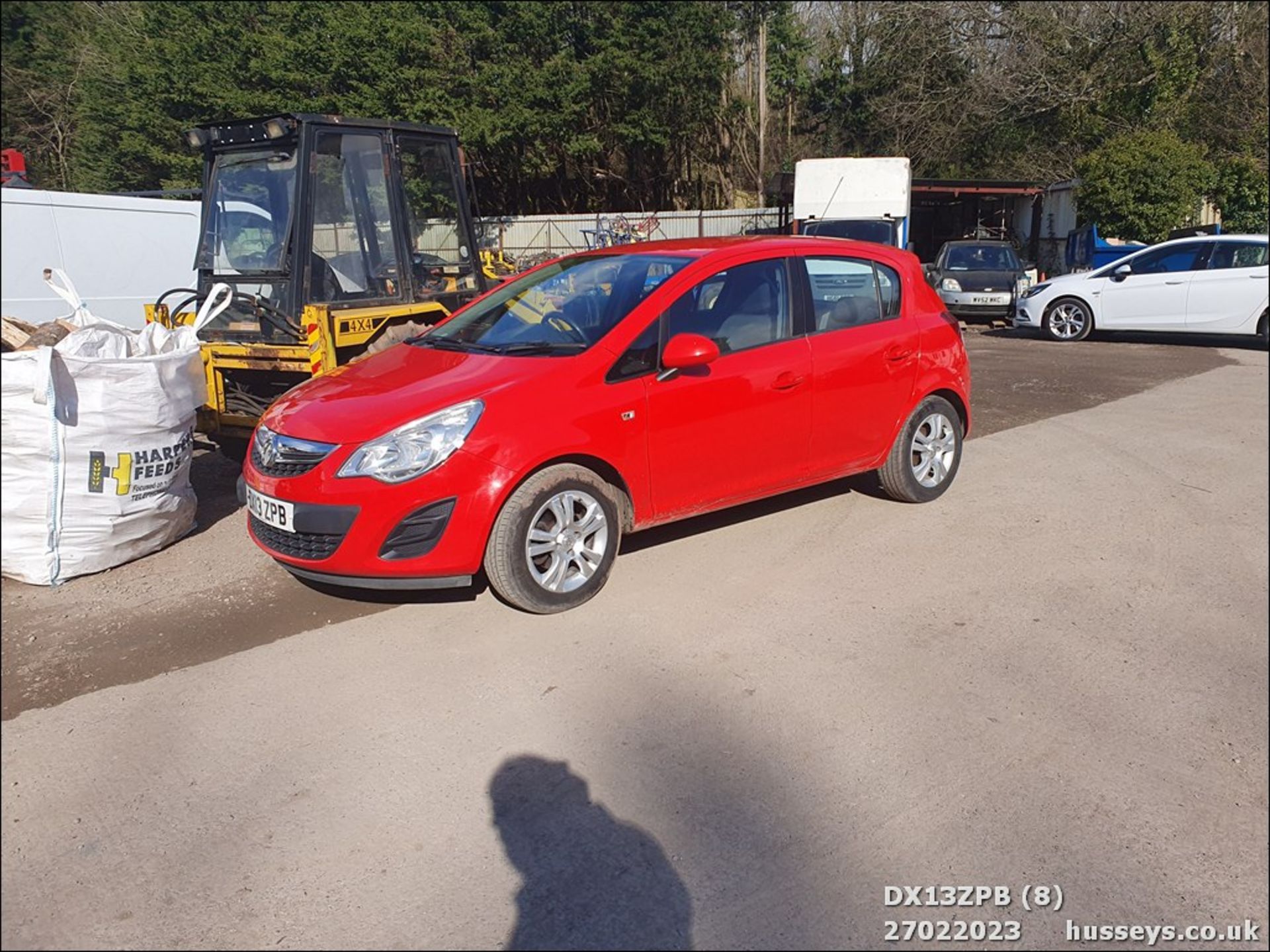 13/13 VAUXHALL CORSA EXCLUSIV AC - 1229cc 5dr Hatchback (Red, 82k) - Image 8 of 52