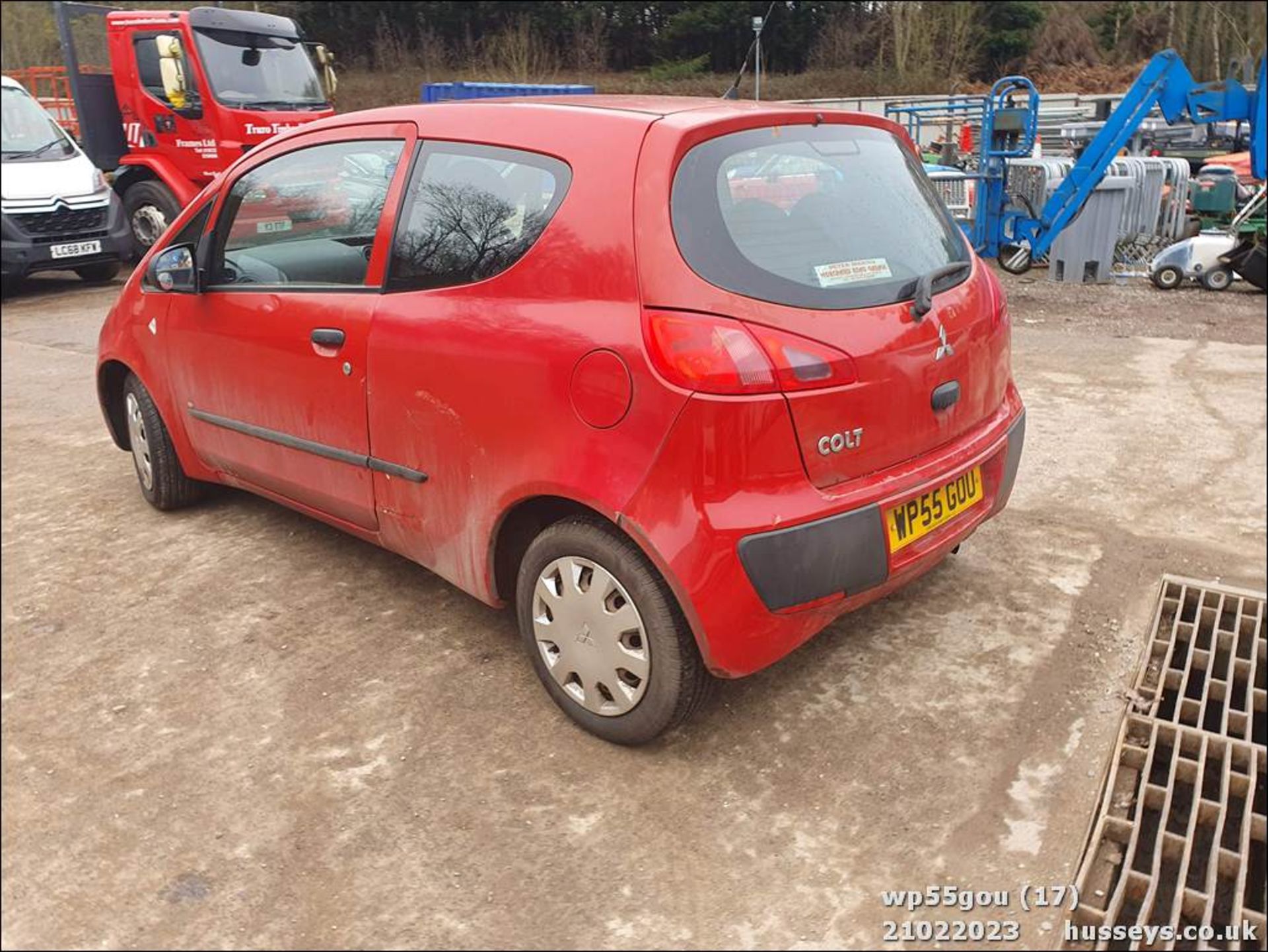 06/55 MITSUBISHI COLT RED - 1124cc 3dr Hatchback (Red) - Image 16 of 48