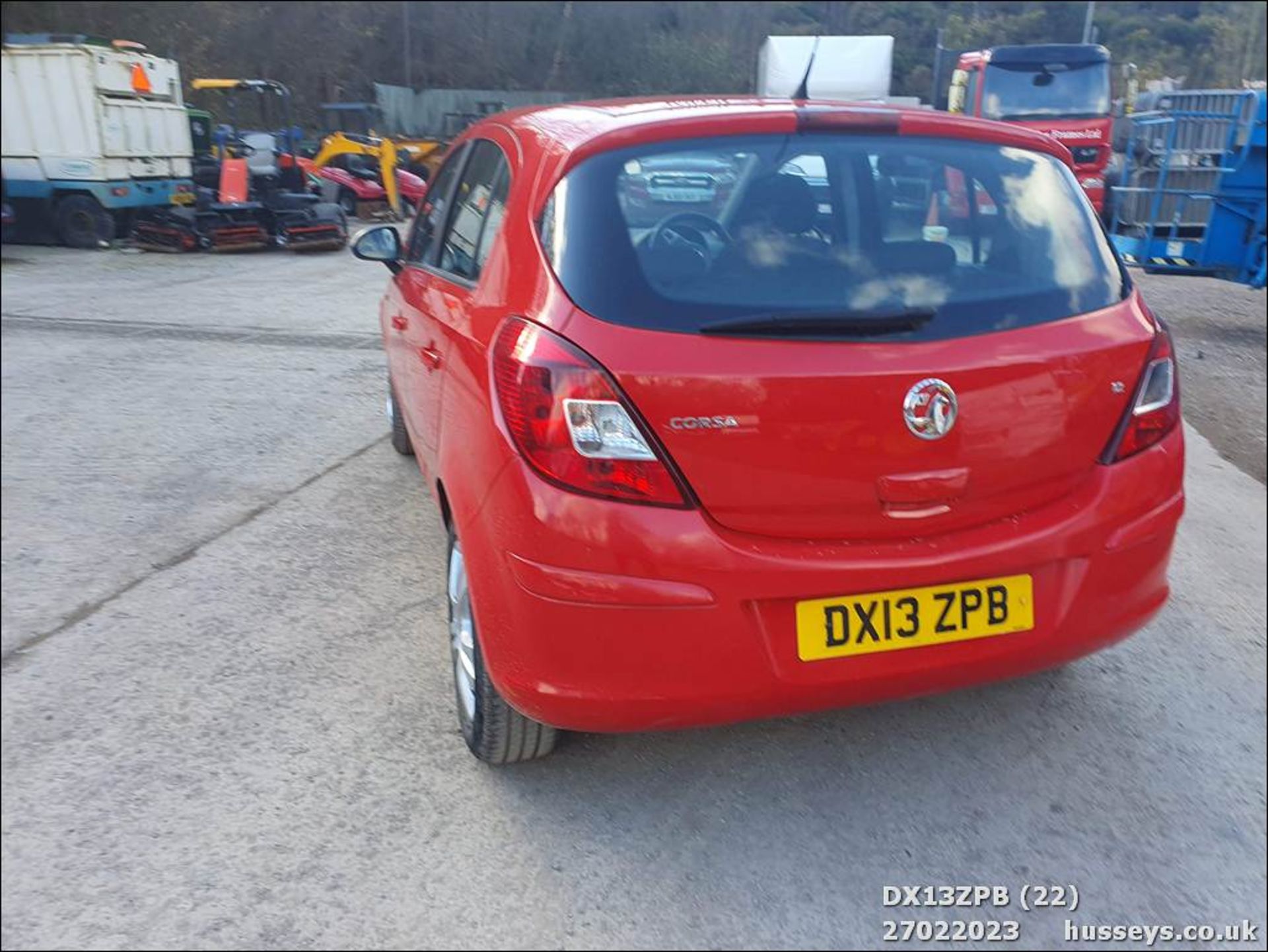 13/13 VAUXHALL CORSA EXCLUSIV AC - 1229cc 5dr Hatchback (Red, 82k) - Image 22 of 52