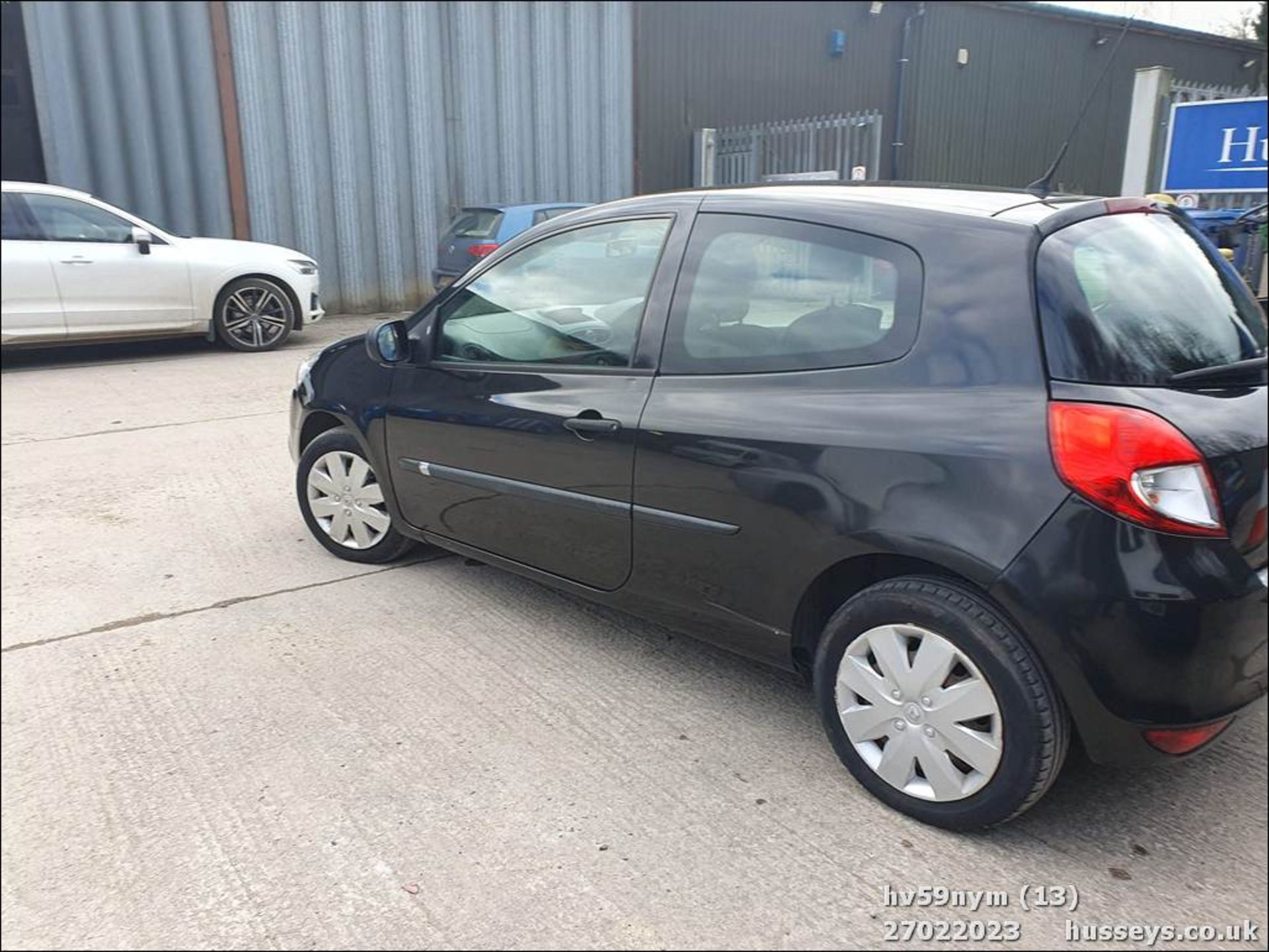 09/59 RENAULT CLIO EXTREME - 1149cc 3dr Hatchback (Black, 93k) - Image 13 of 45