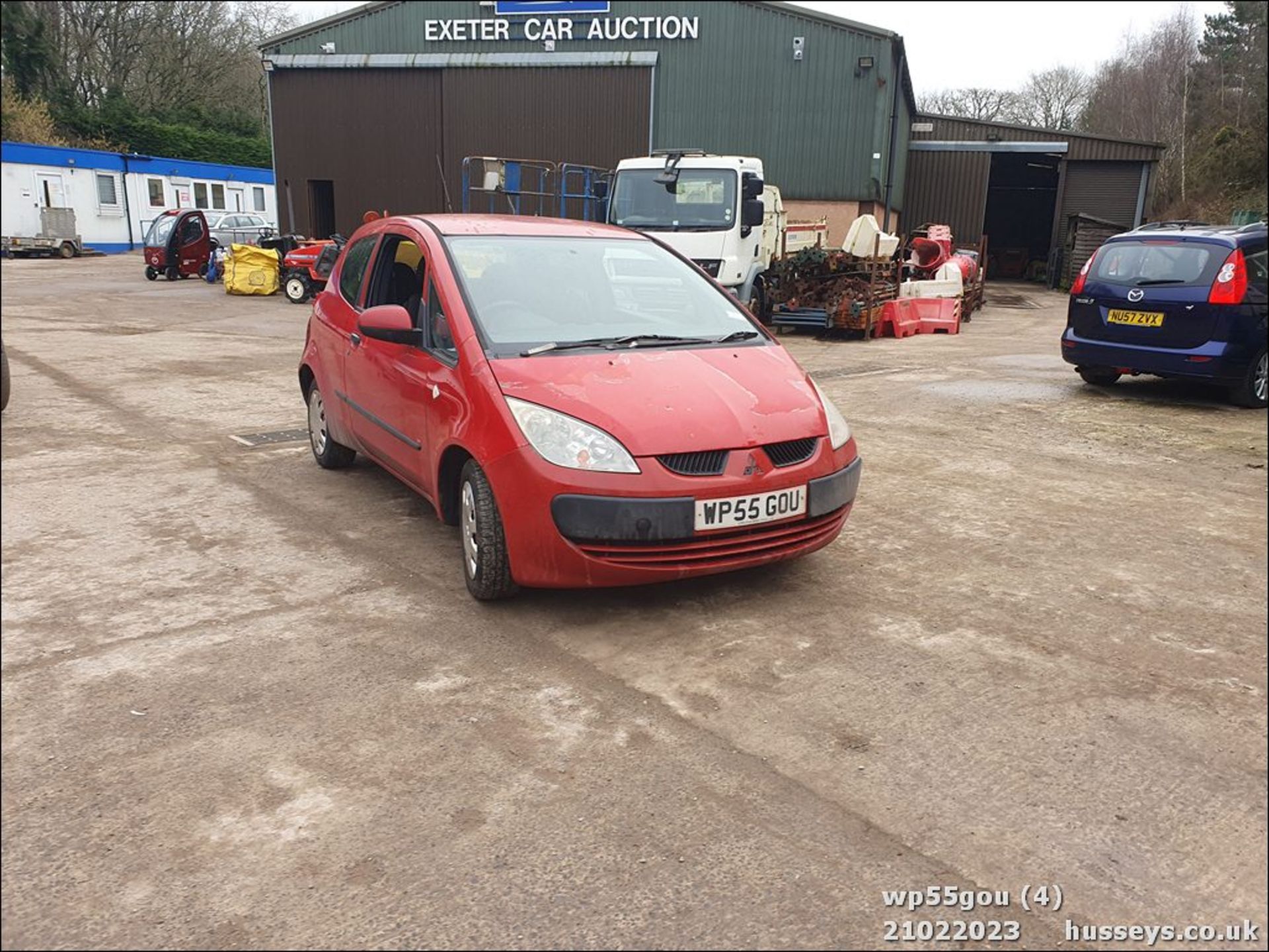 06/55 MITSUBISHI COLT RED - 1124cc 3dr Hatchback (Red) - Image 3 of 48