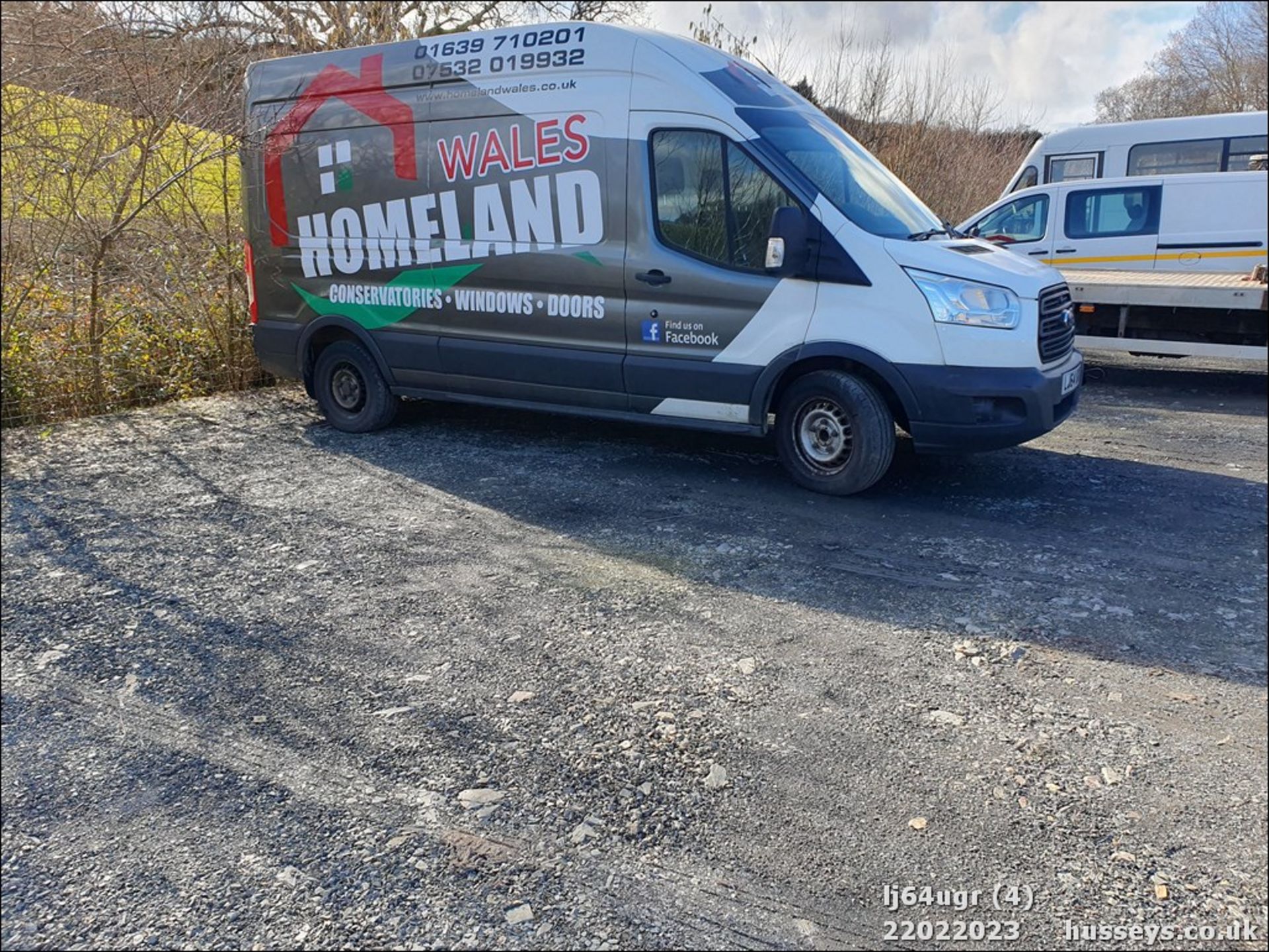 14/64 FORD TRANSIT 350 - 2198cc 5dr Van (White) - Image 4 of 18