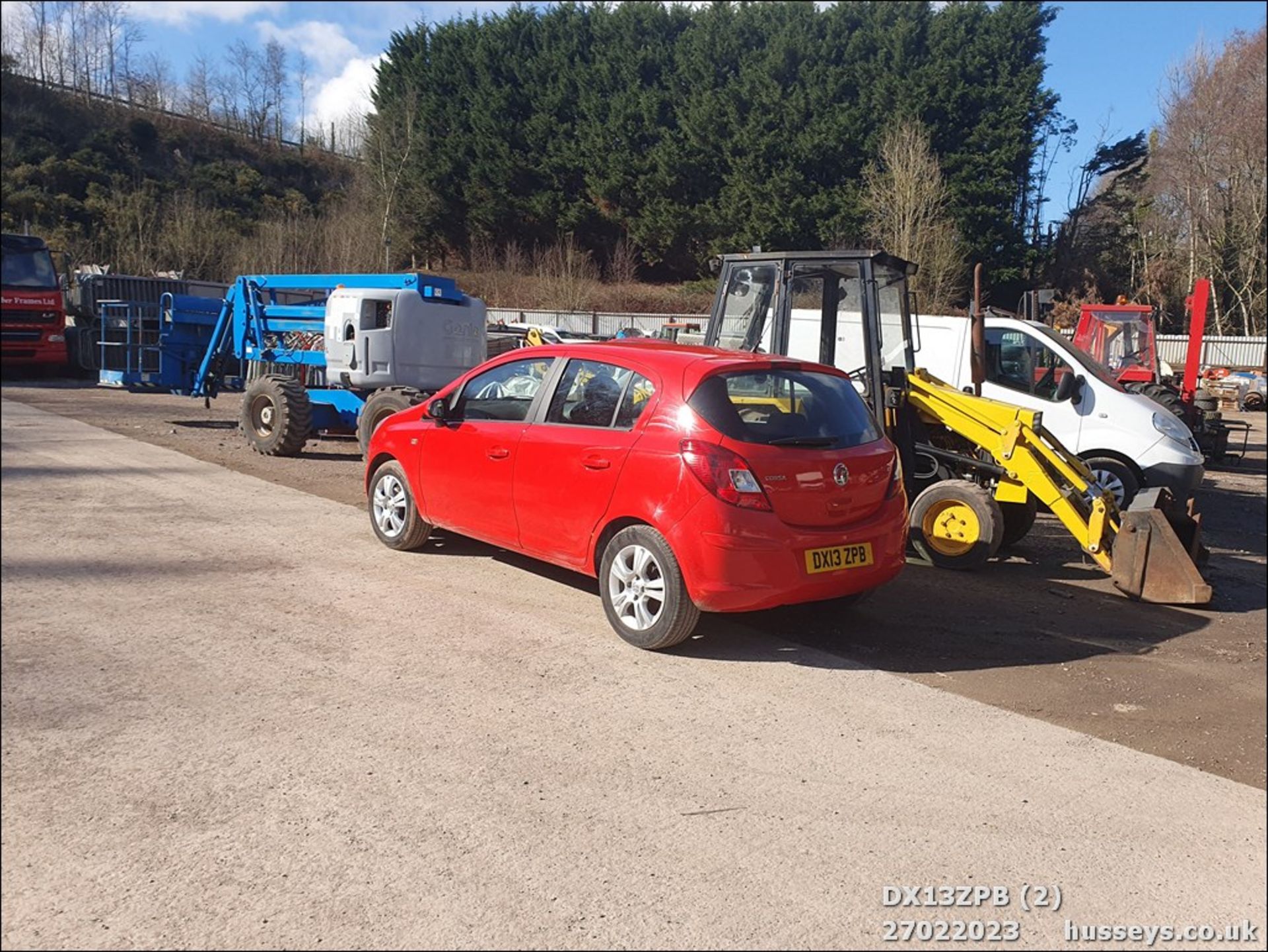 13/13 VAUXHALL CORSA EXCLUSIV AC - 1229cc 5dr Hatchback (Red, 82k) - Image 2 of 52