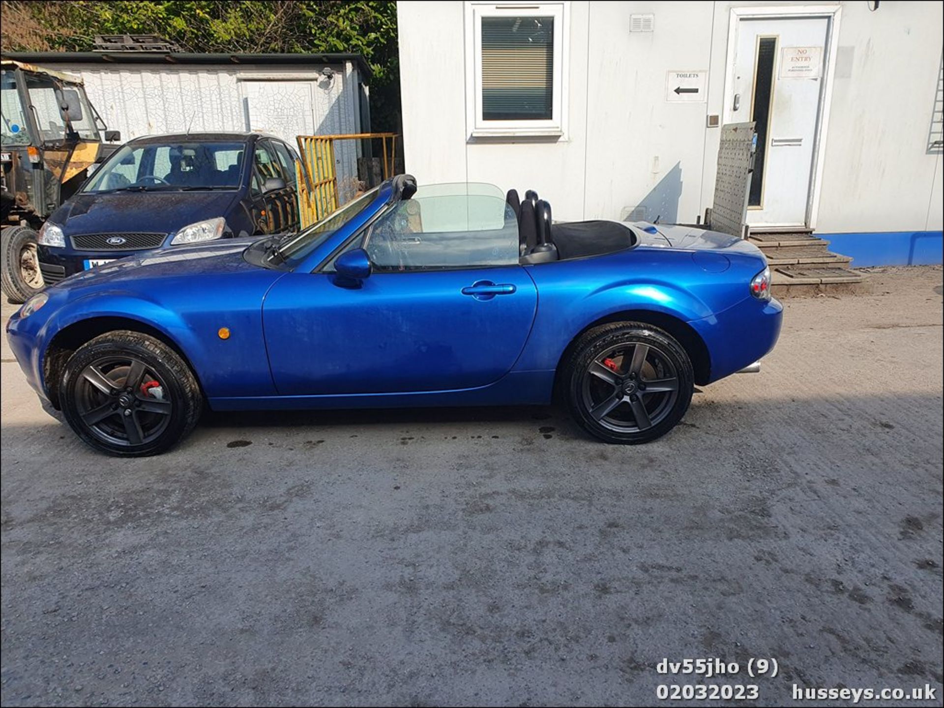 05/55 MAZDA MX-5 - 1798cc 2dr Convertible (Blue, 81k) - Image 8 of 51