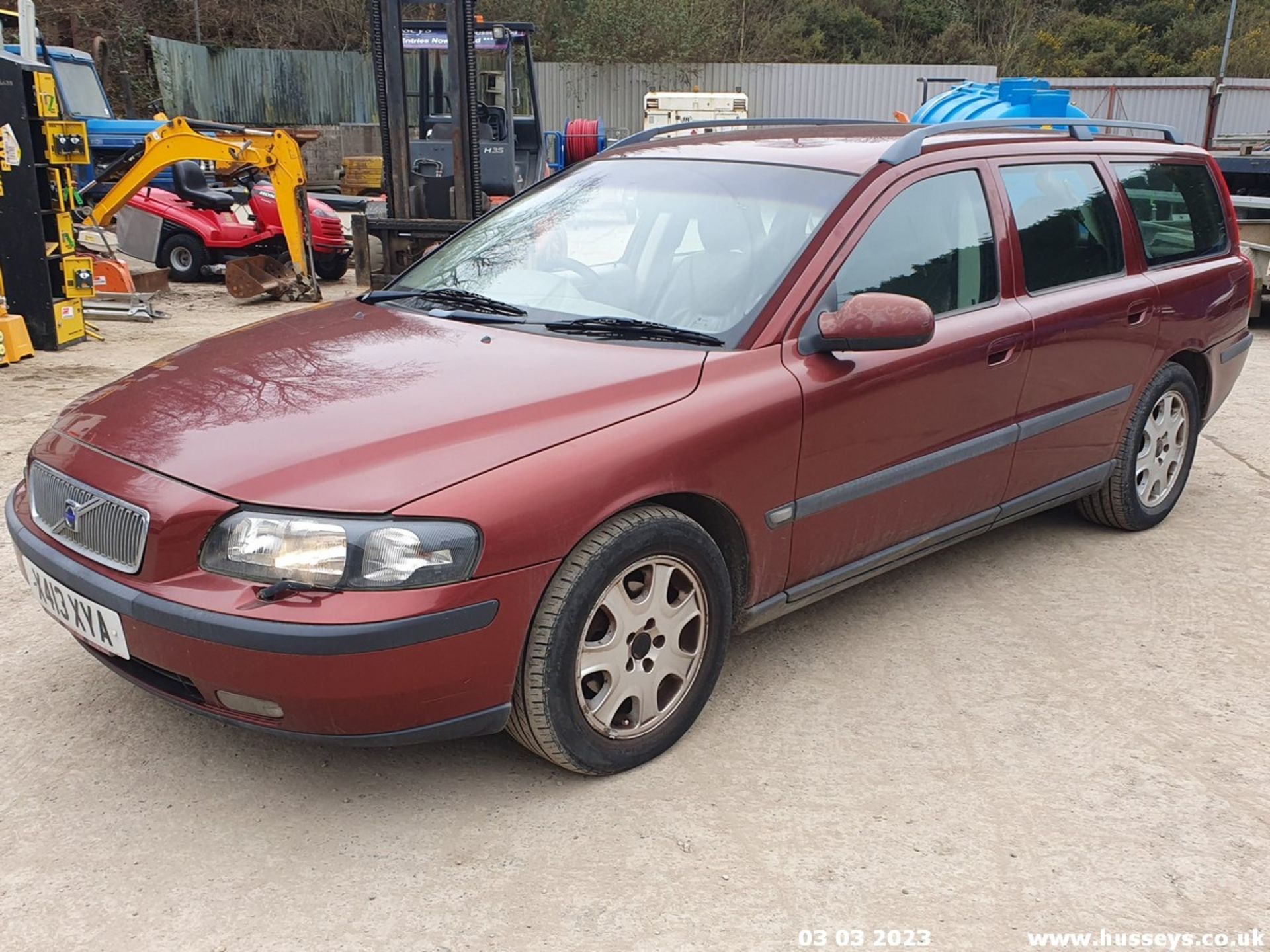 2000 VOLVO V70 D - 2461cc 5dr Estate (Red, 208k)