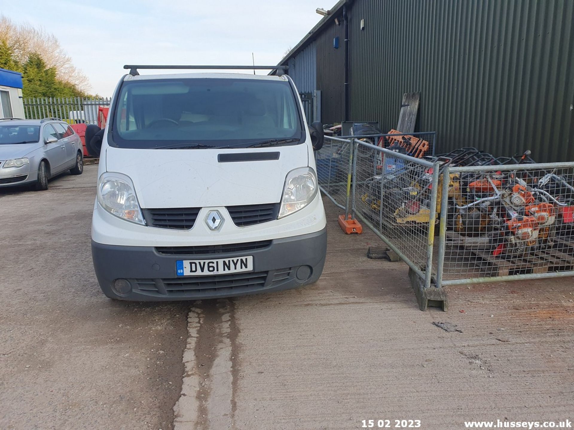 11/61 RENAULT TRAFIC SL27 DCI 115 - 1996cc 4dr Van (White) - Image 7 of 46