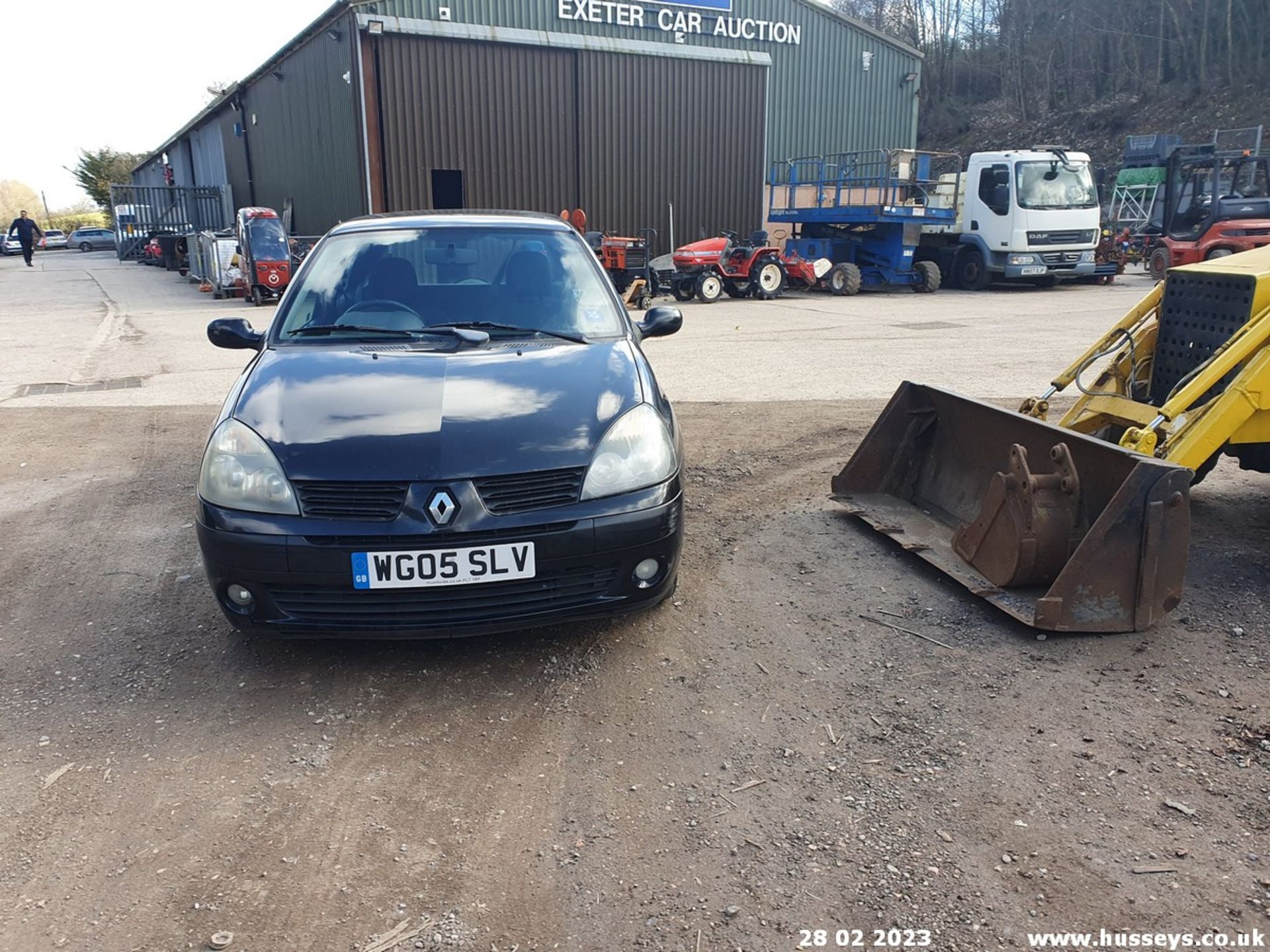 05/05 RENAULT CLIO EXTREME 16V - 1149cc 3dr Hatchback (Black, 961k) - Image 15 of 52