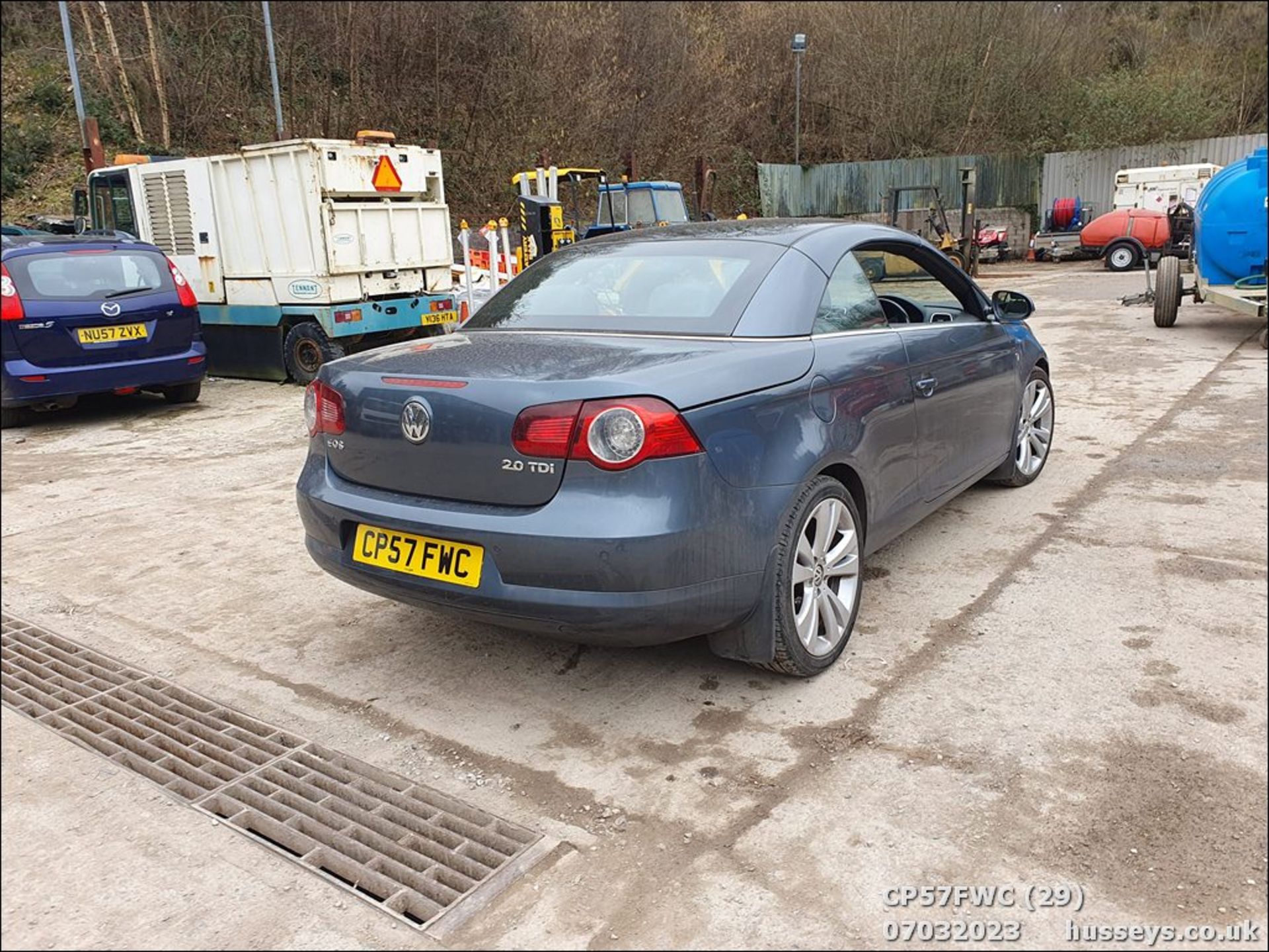 07/57 VOLKSWAGEN EOS INDIVIDUAL TDI 140 A - 1968cc 2dr Convertible (Grey, 92k) - Image 29 of 64