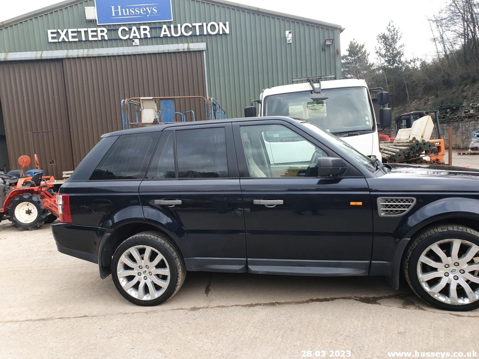 05/55 LAND ROVER RANGEROVER SPT TDV6 HSE A - 2720cc 5dr Estate (Blue, 154k) - Image 7 of 54