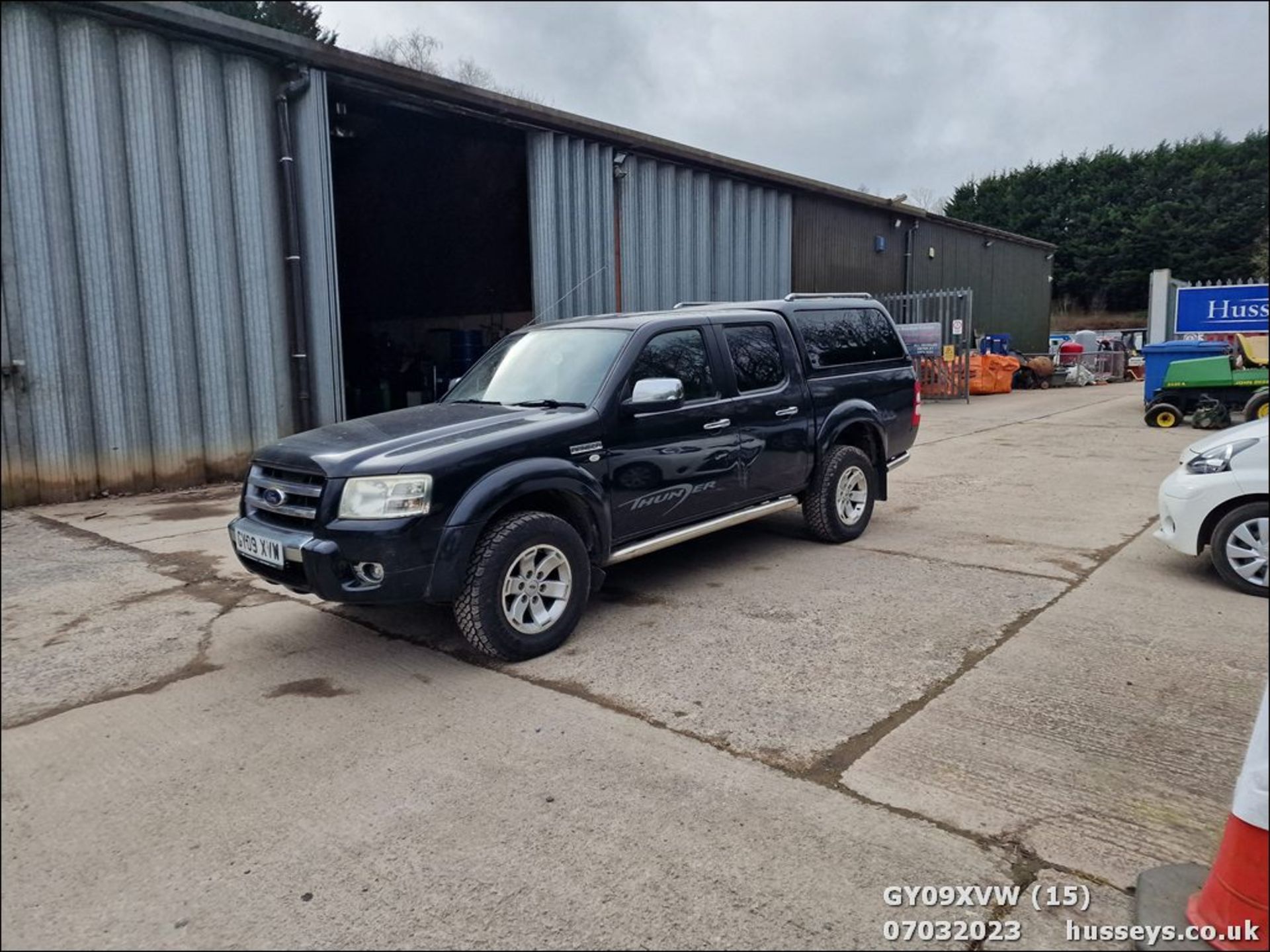 09/09 FORD RANGER THUNDER TDCI A - 2953cc 5dr 4x4 (Black) - Image 15 of 56