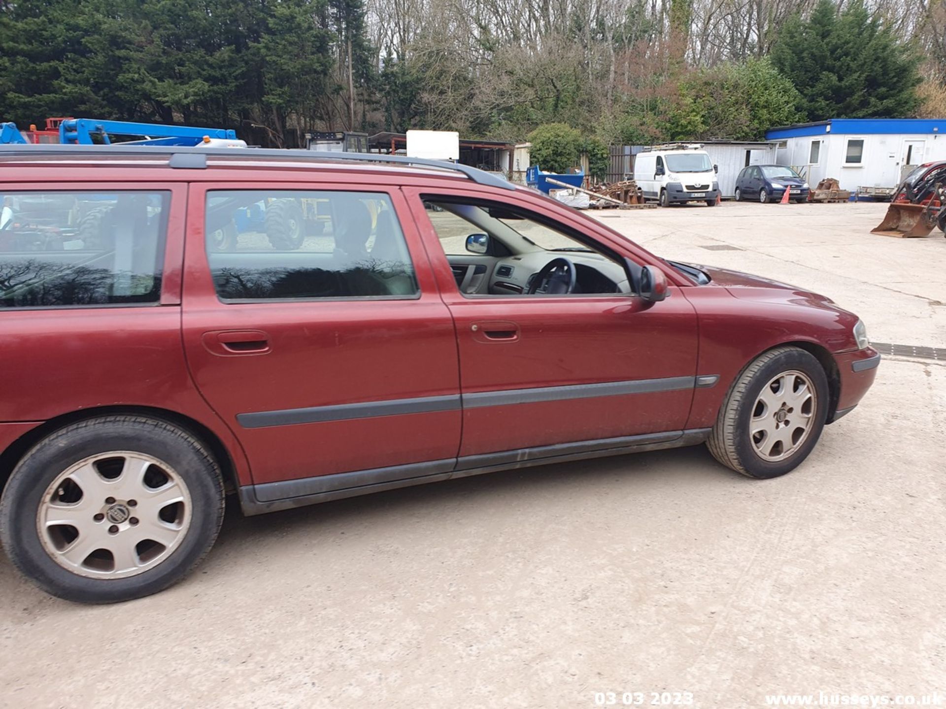 2000 VOLVO V70 D - 2461cc 5dr Estate (Red, 208k) - Image 20 of 54