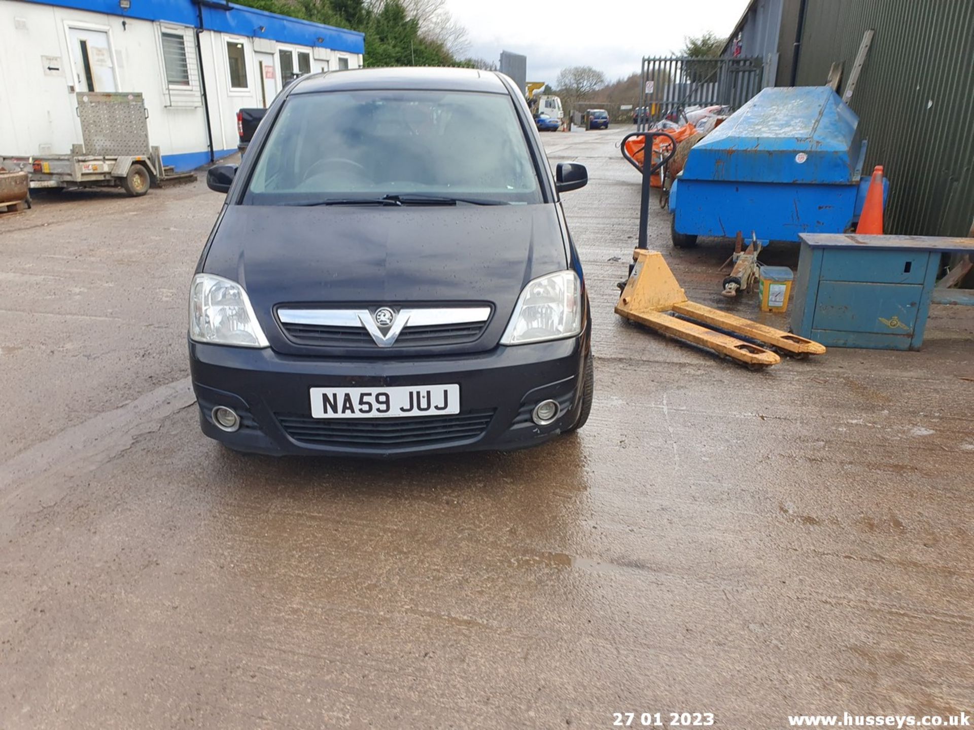 10/59 VAUXHALL MERIVA DESIGN 16V T-PORT - 1364cc 5dr MPV (Black) - Image 14 of 39