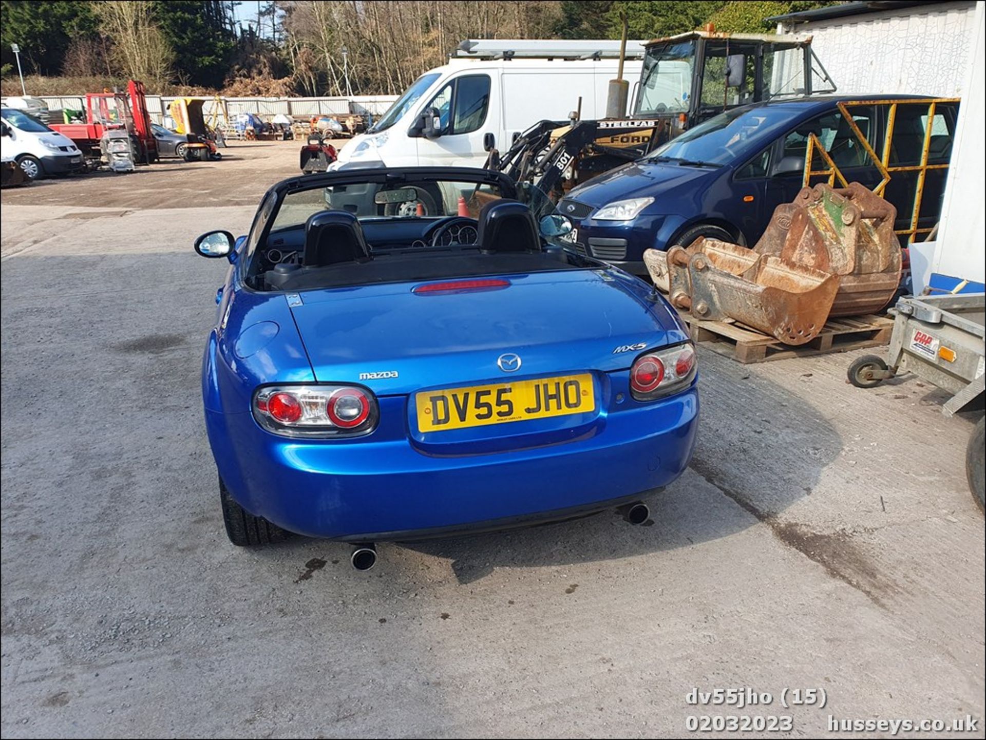 05/55 MAZDA MX-5 - 1798cc 2dr Convertible (Blue, 81k) - Image 14 of 51