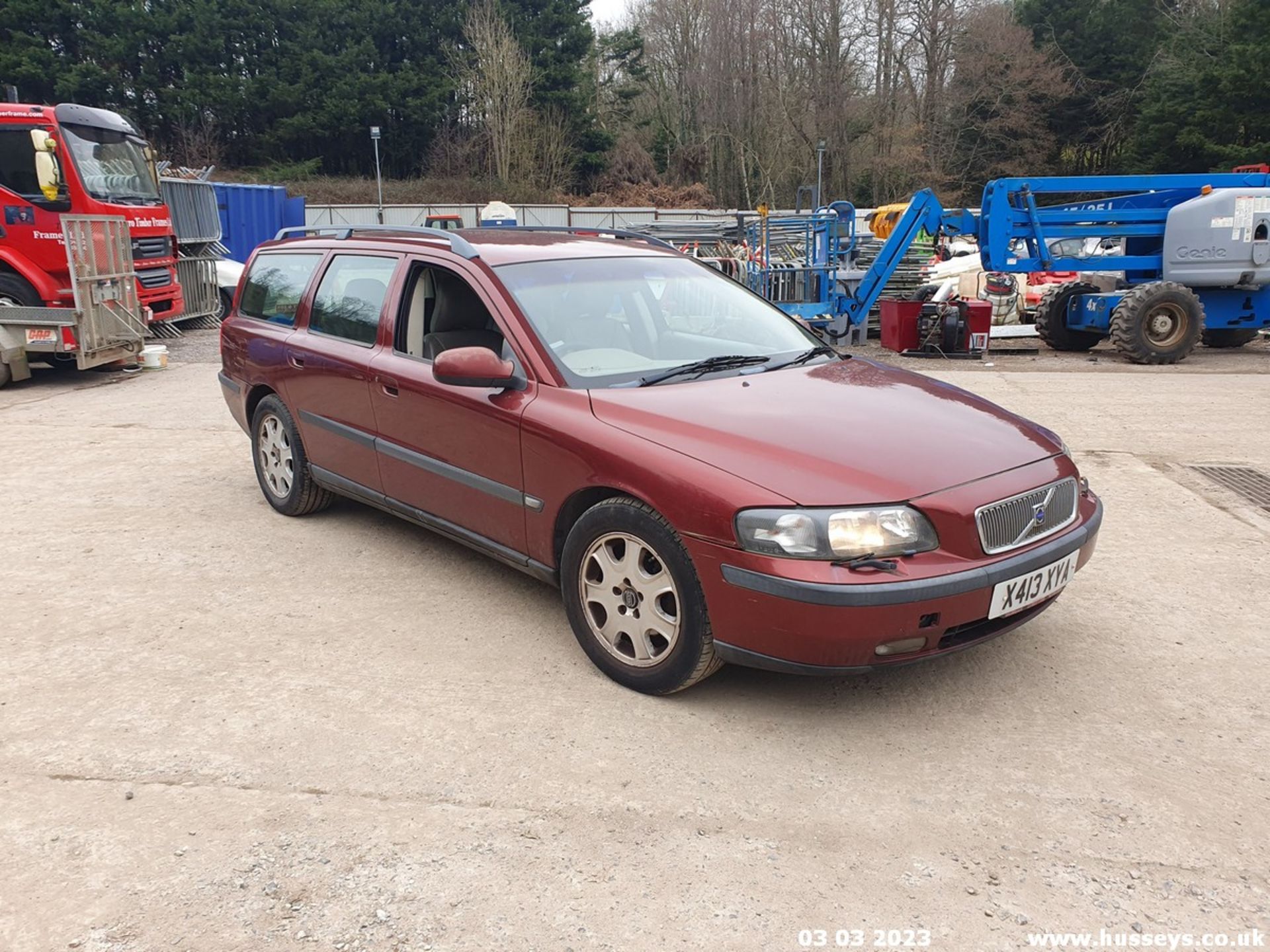 2000 VOLVO V70 D - 2461cc 5dr Estate (Red, 208k) - Image 23 of 54