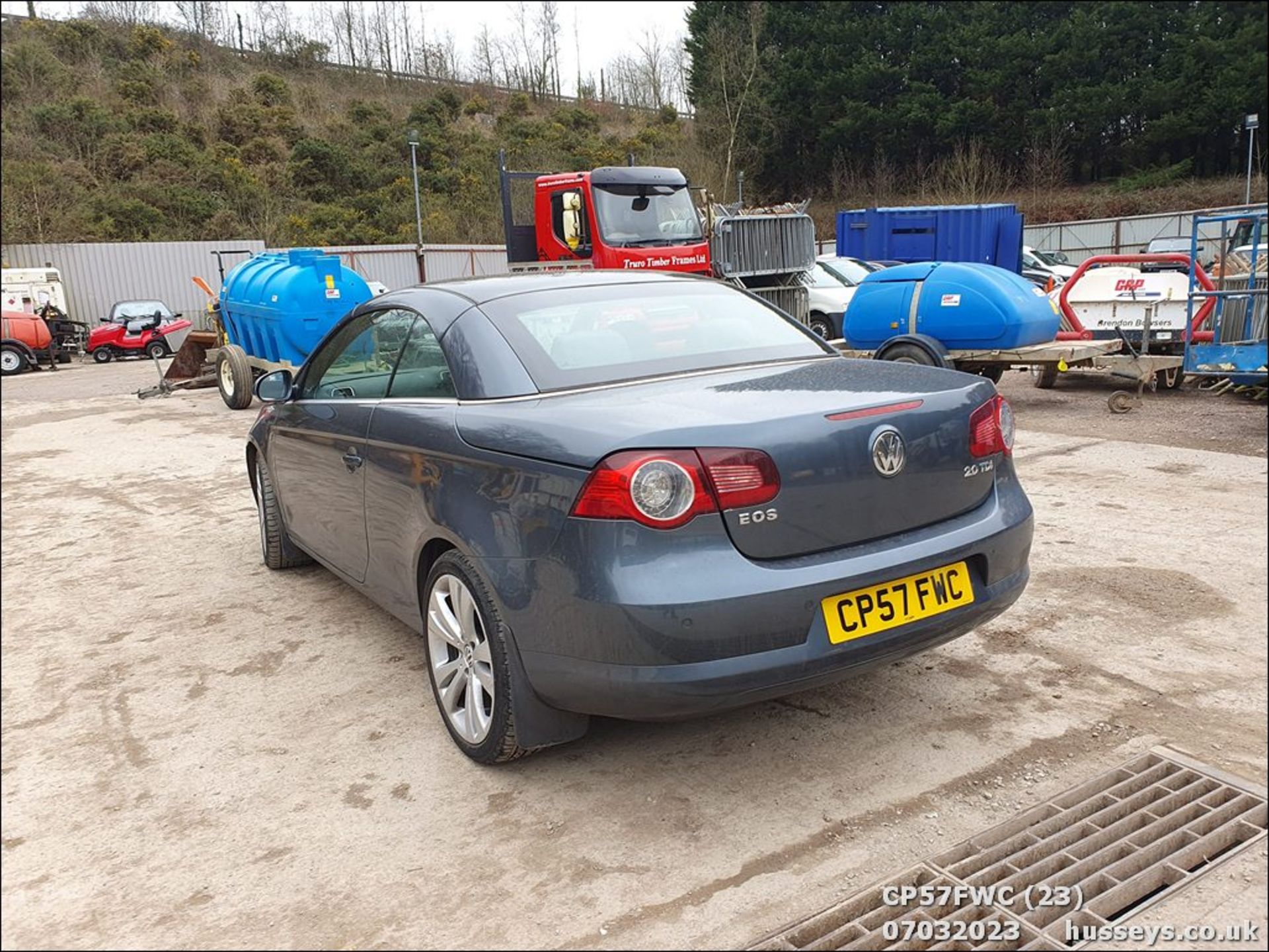 07/57 VOLKSWAGEN EOS INDIVIDUAL TDI 140 A - 1968cc 2dr Convertible (Grey, 92k) - Image 23 of 64