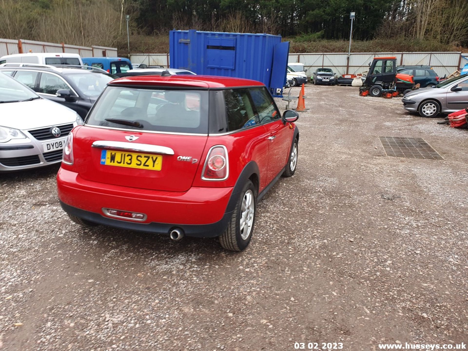 13/13 MINI ONE D - 1598cc 3dr Hatchback (Red) - Image 19 of 45