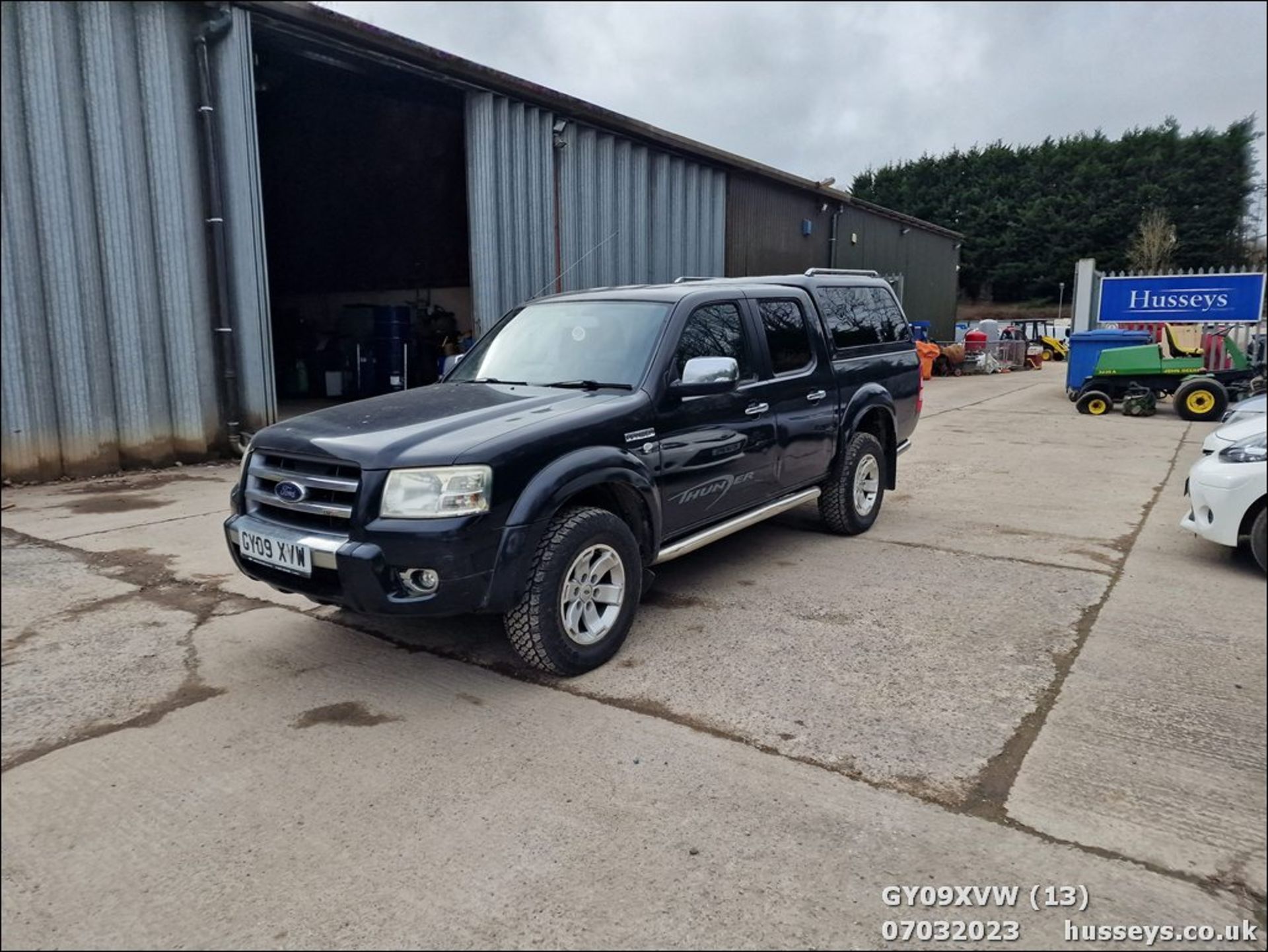 09/09 FORD RANGER THUNDER TDCI A - 2953cc 5dr 4x4 (Black) - Image 13 of 56