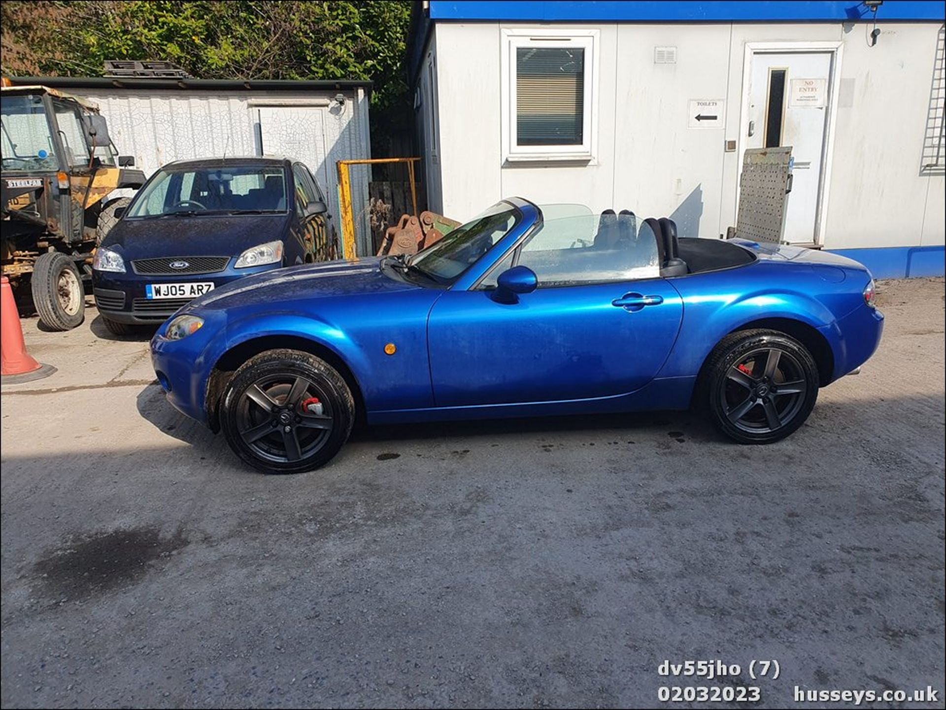 05/55 MAZDA MX-5 - 1798cc 2dr Convertible (Blue, 81k) - Image 6 of 51