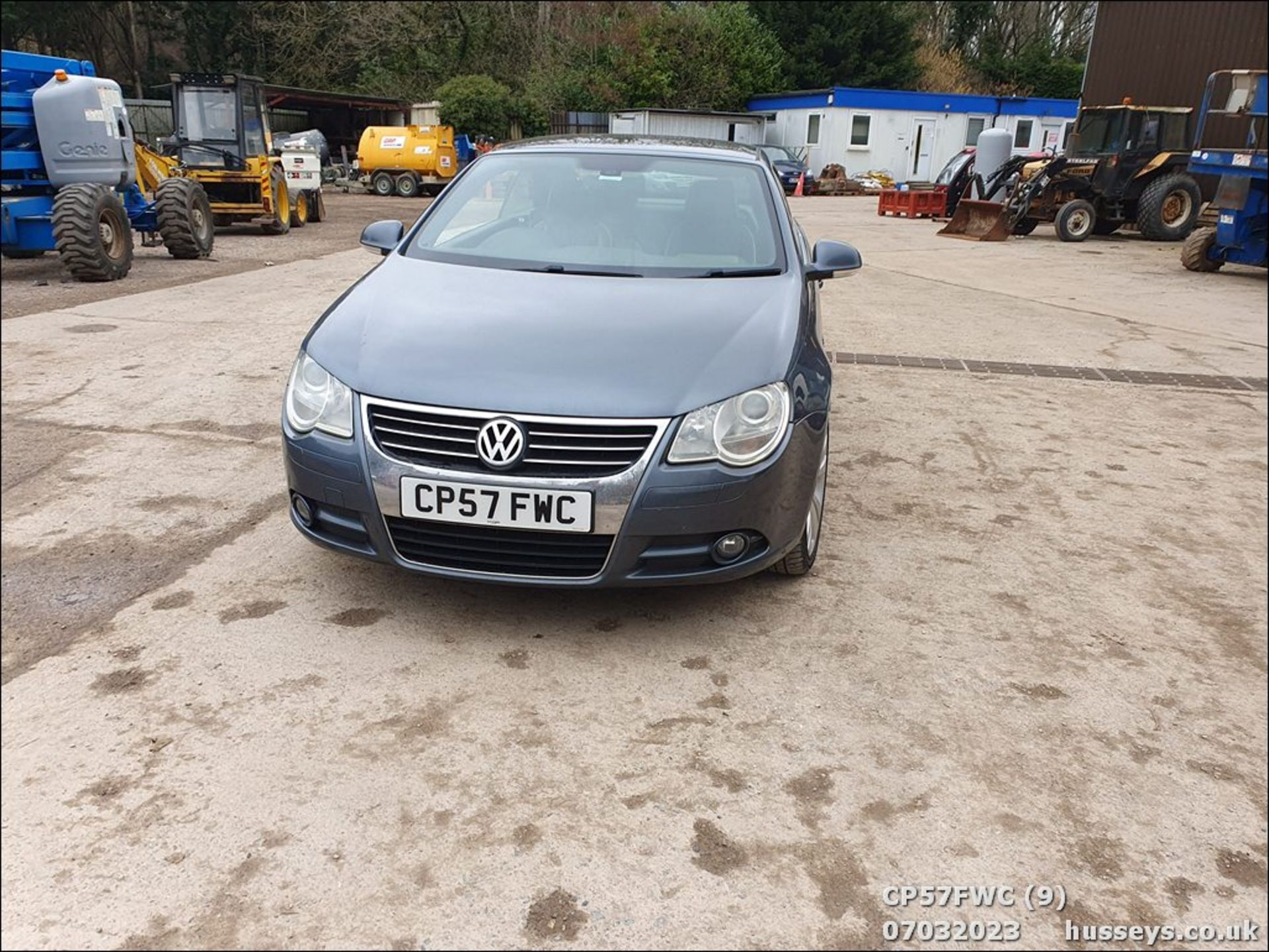 07/57 VOLKSWAGEN EOS INDIVIDUAL TDI 140 A - 1968cc 2dr Convertible (Grey, 92k) - Image 9 of 64