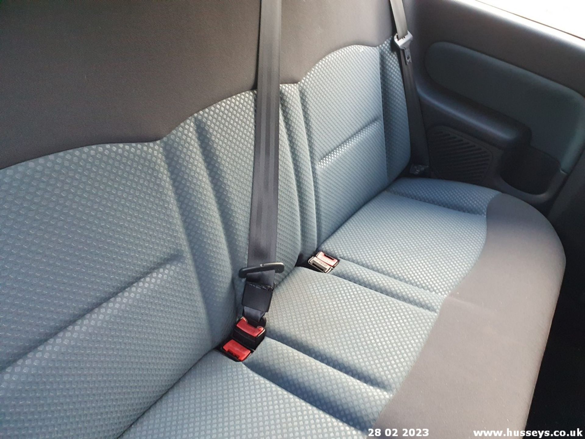 05/05 RENAULT CLIO EXTREME 16V - 1149cc 3dr Hatchback (Black, 961k) - Image 27 of 52