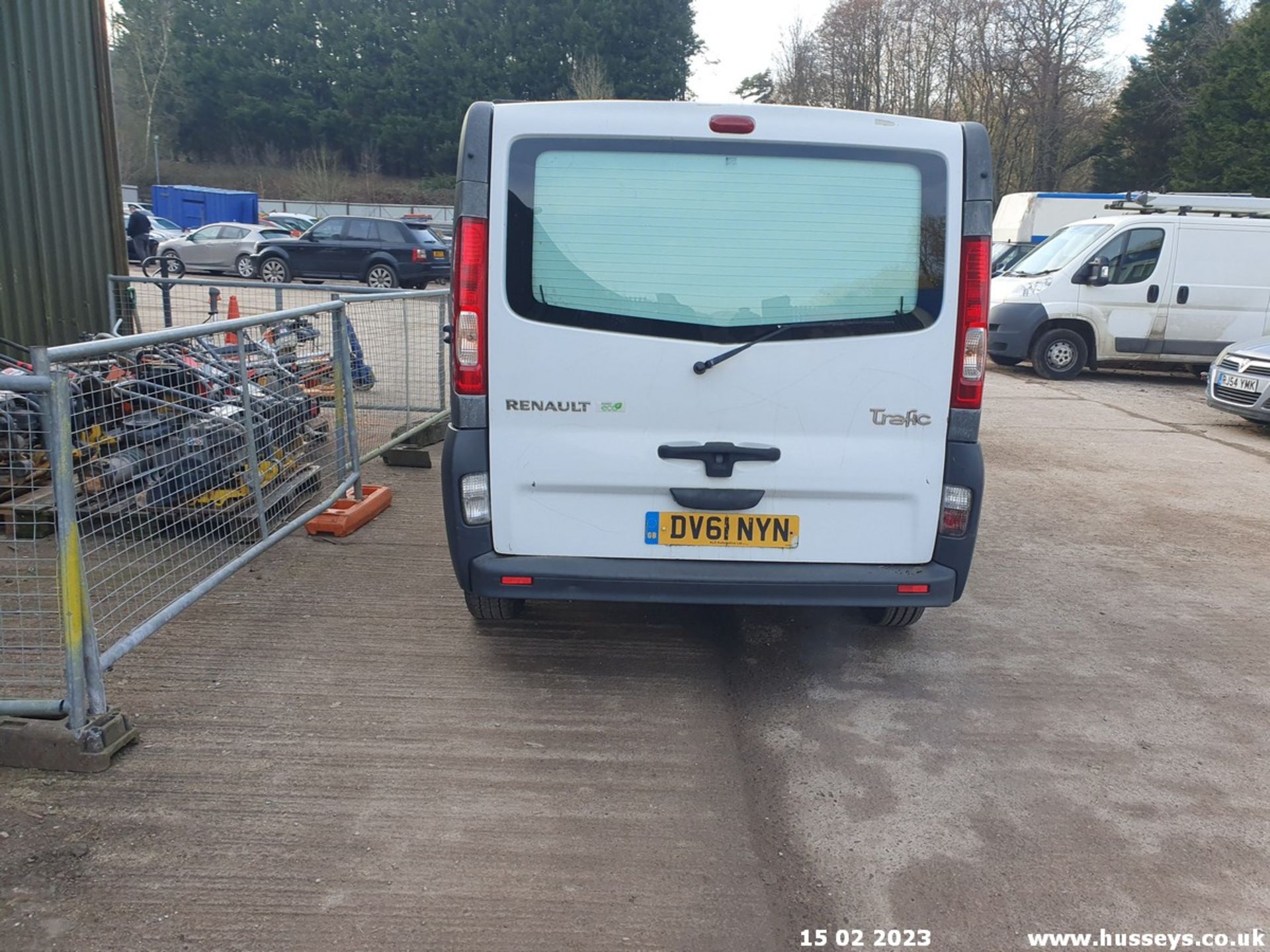 11/61 RENAULT TRAFIC SL27 DCI 115 - 1996cc 4dr Van (White) - Image 18 of 46