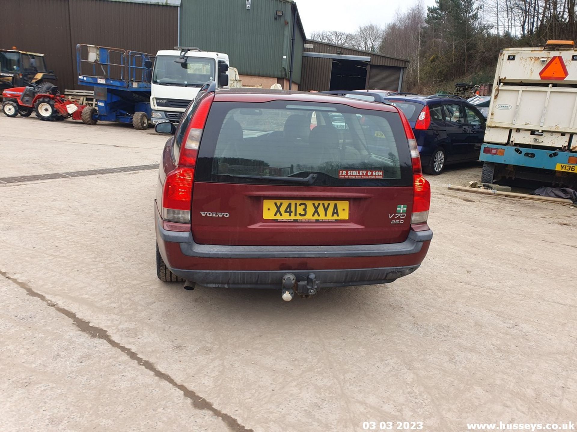 2000 VOLVO V70 D - 2461cc 5dr Estate (Red, 208k) - Image 15 of 54