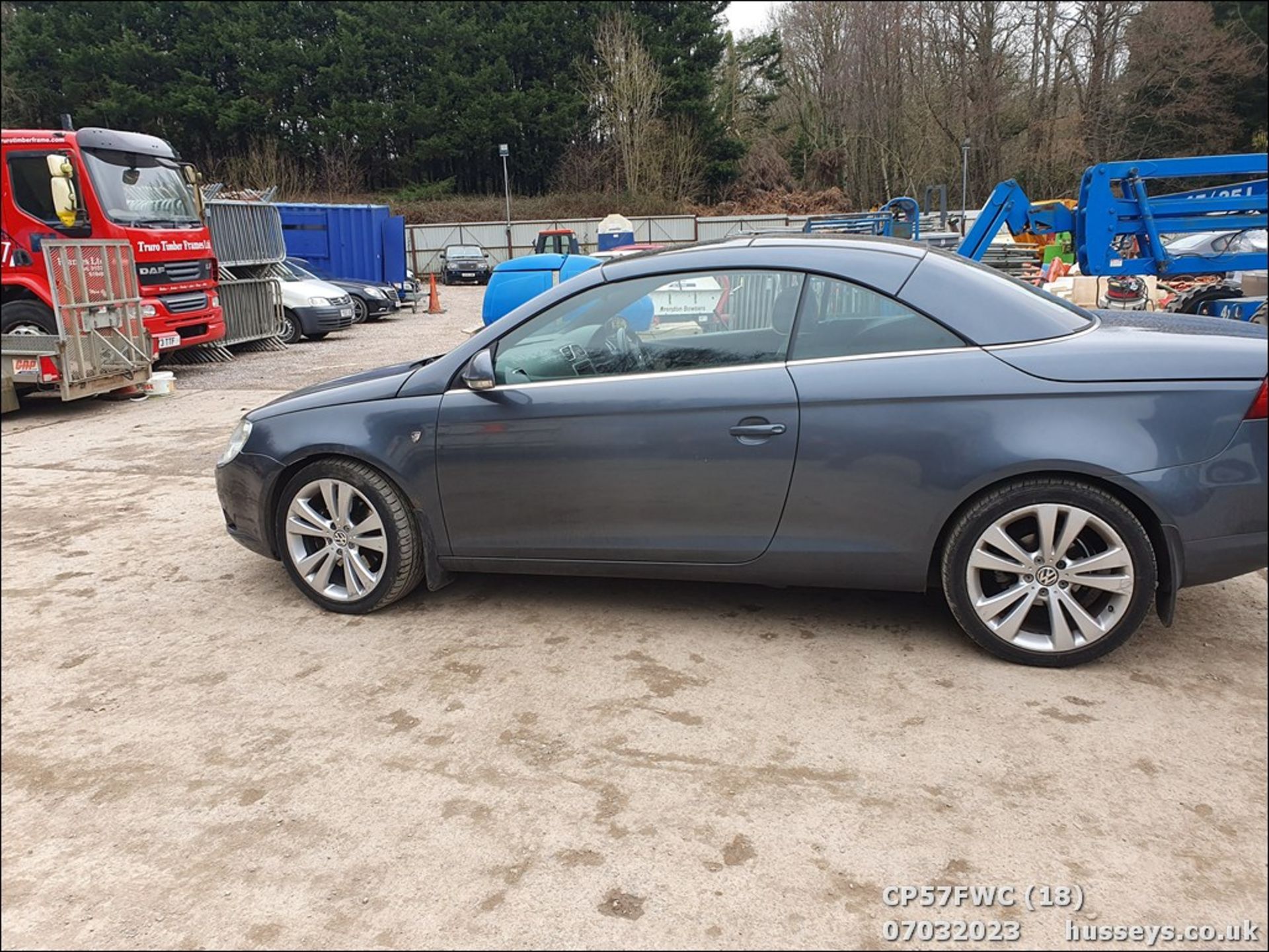 07/57 VOLKSWAGEN EOS INDIVIDUAL TDI 140 A - 1968cc 2dr Convertible (Grey, 92k) - Image 18 of 64